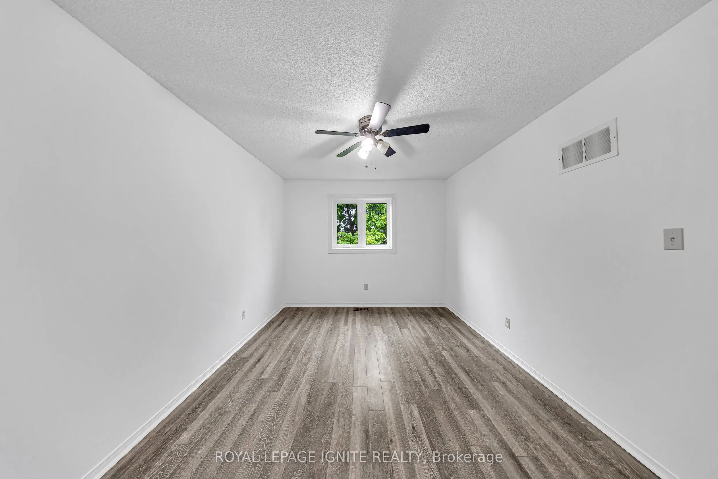 21 Toba Crescent