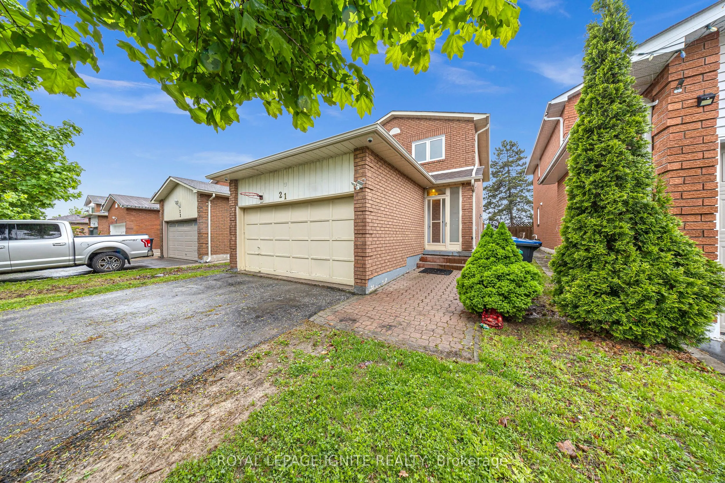 21 Toba Crescent