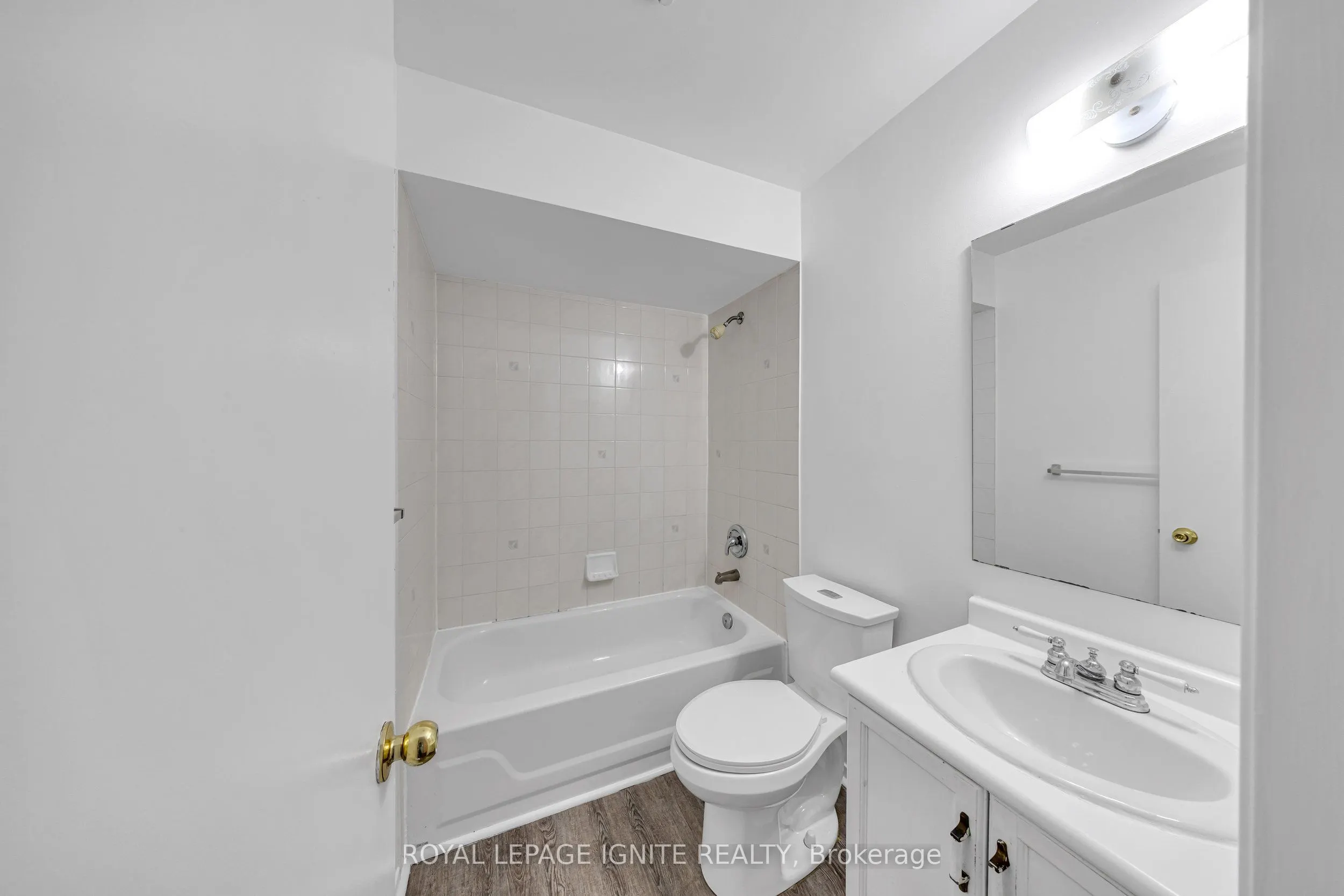 21 Toba Crescent