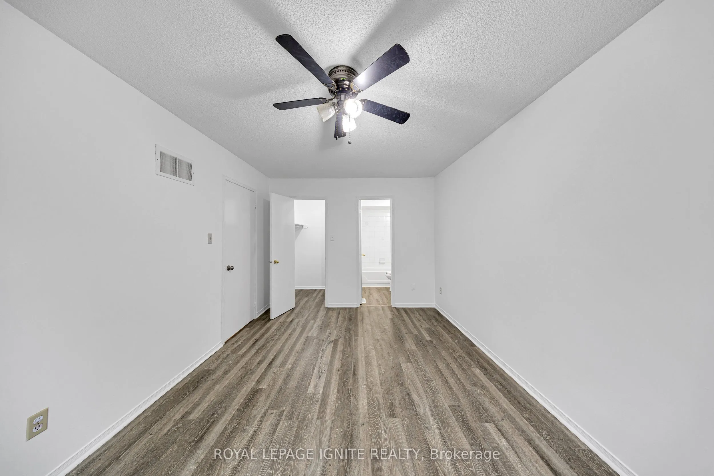 21 Toba Crescent