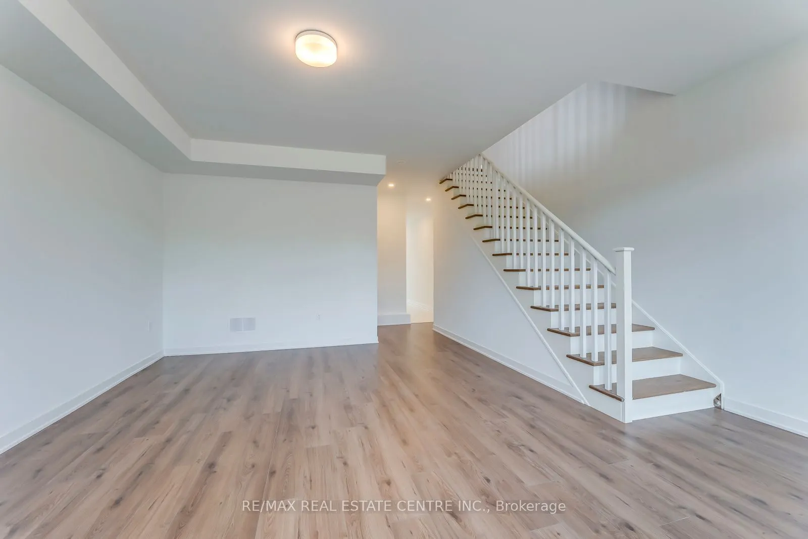 3049 Trailside Drive