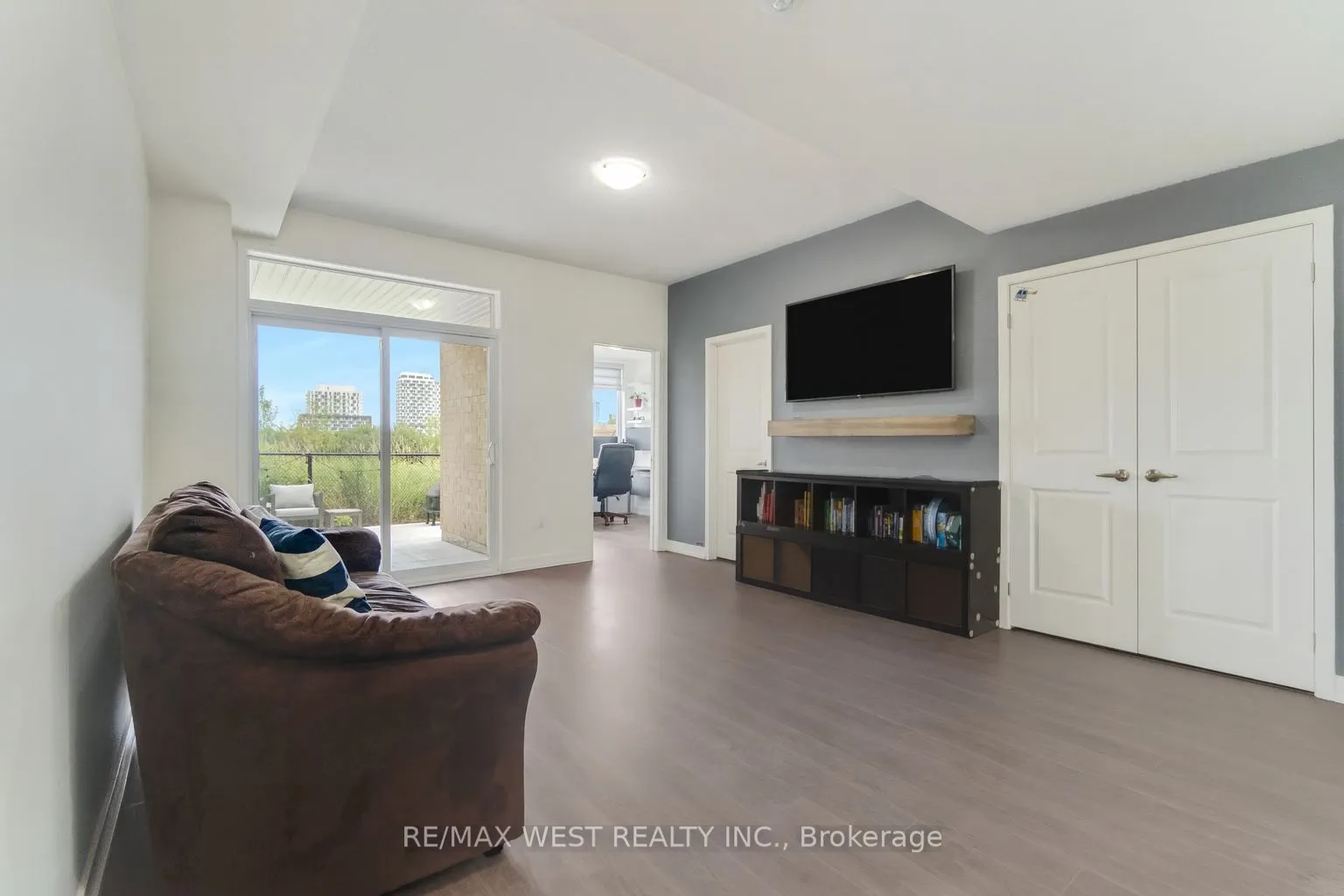 3179 Mintwood Circle