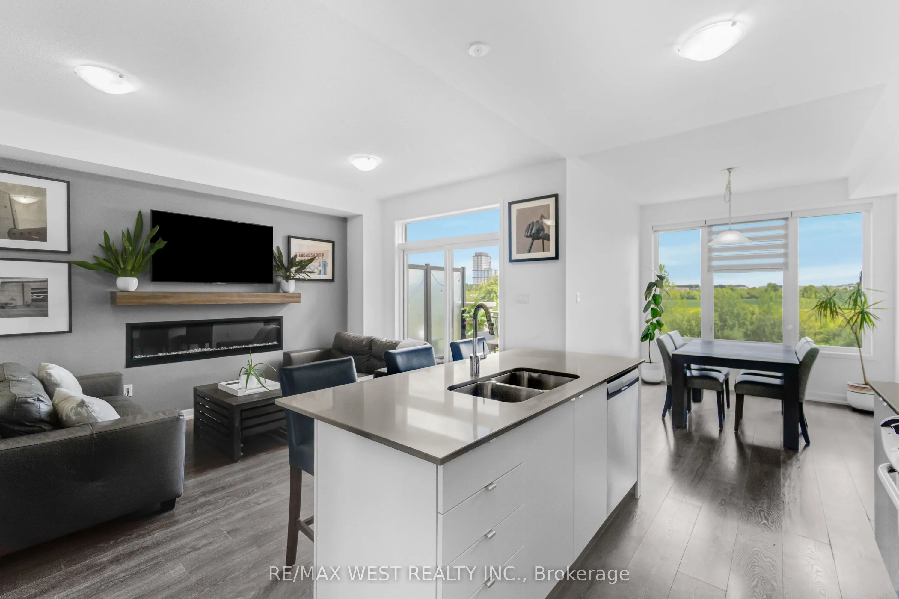 3179 Mintwood Circle