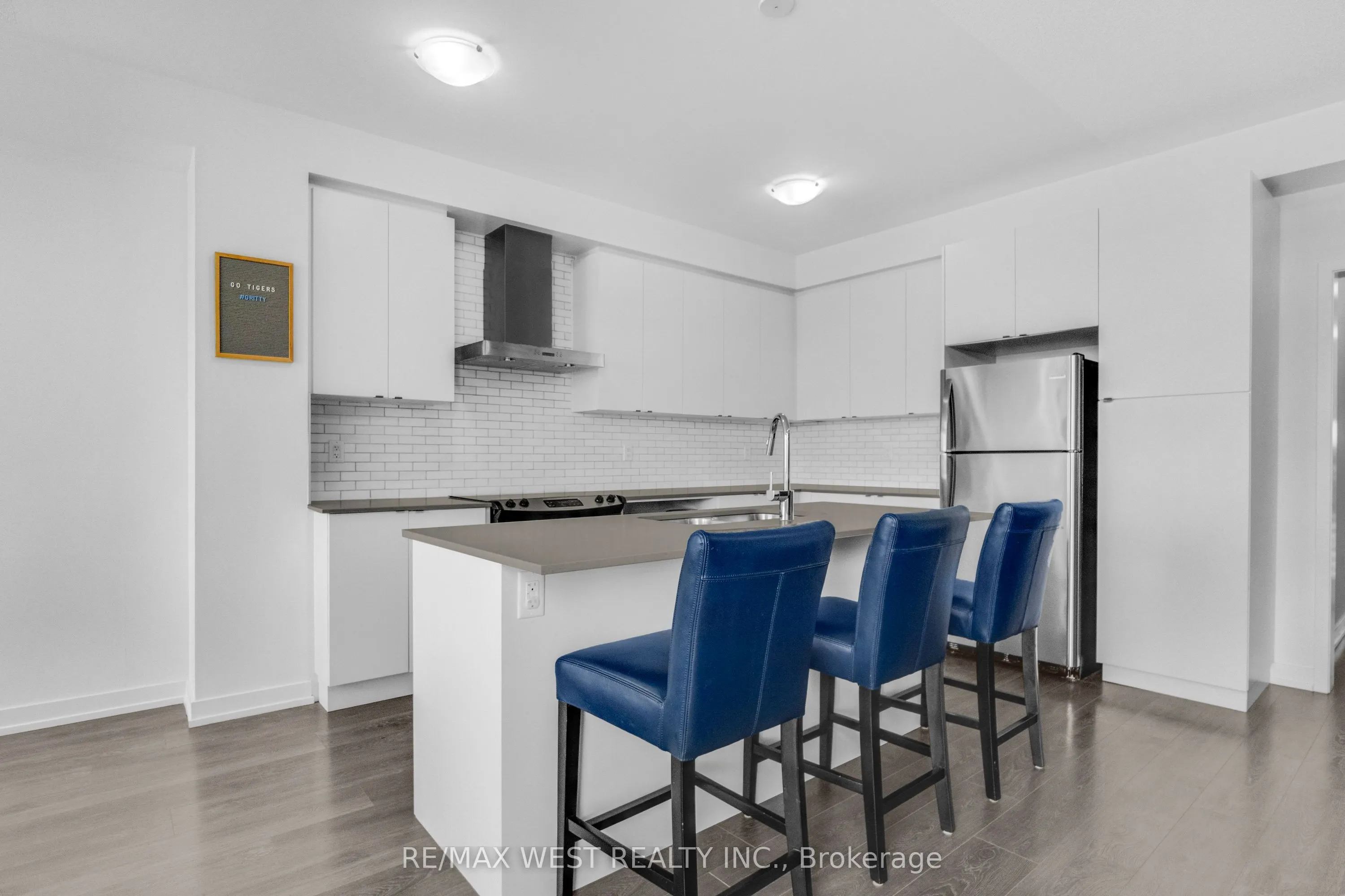 3179 Mintwood Circle