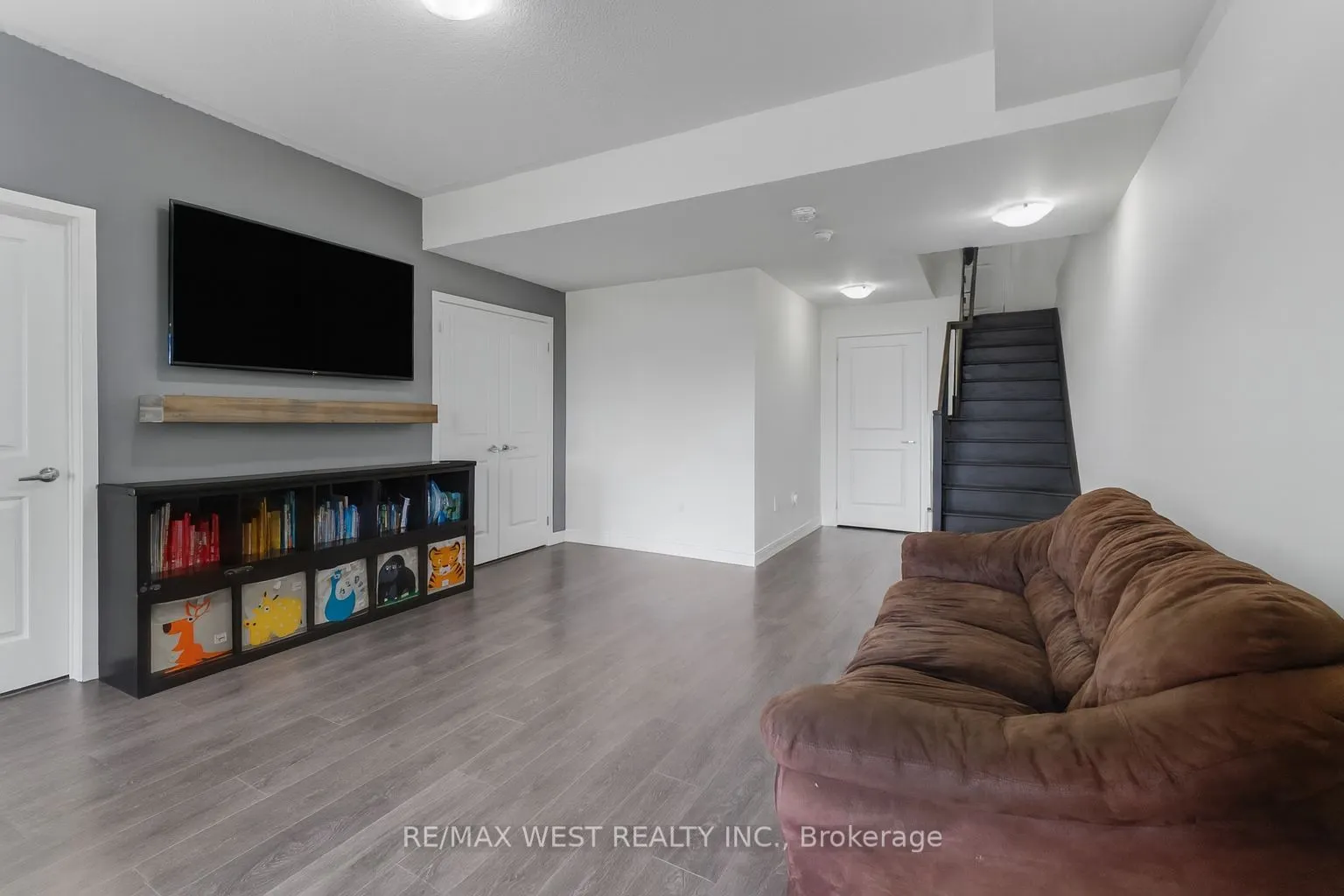 3179 Mintwood Circle