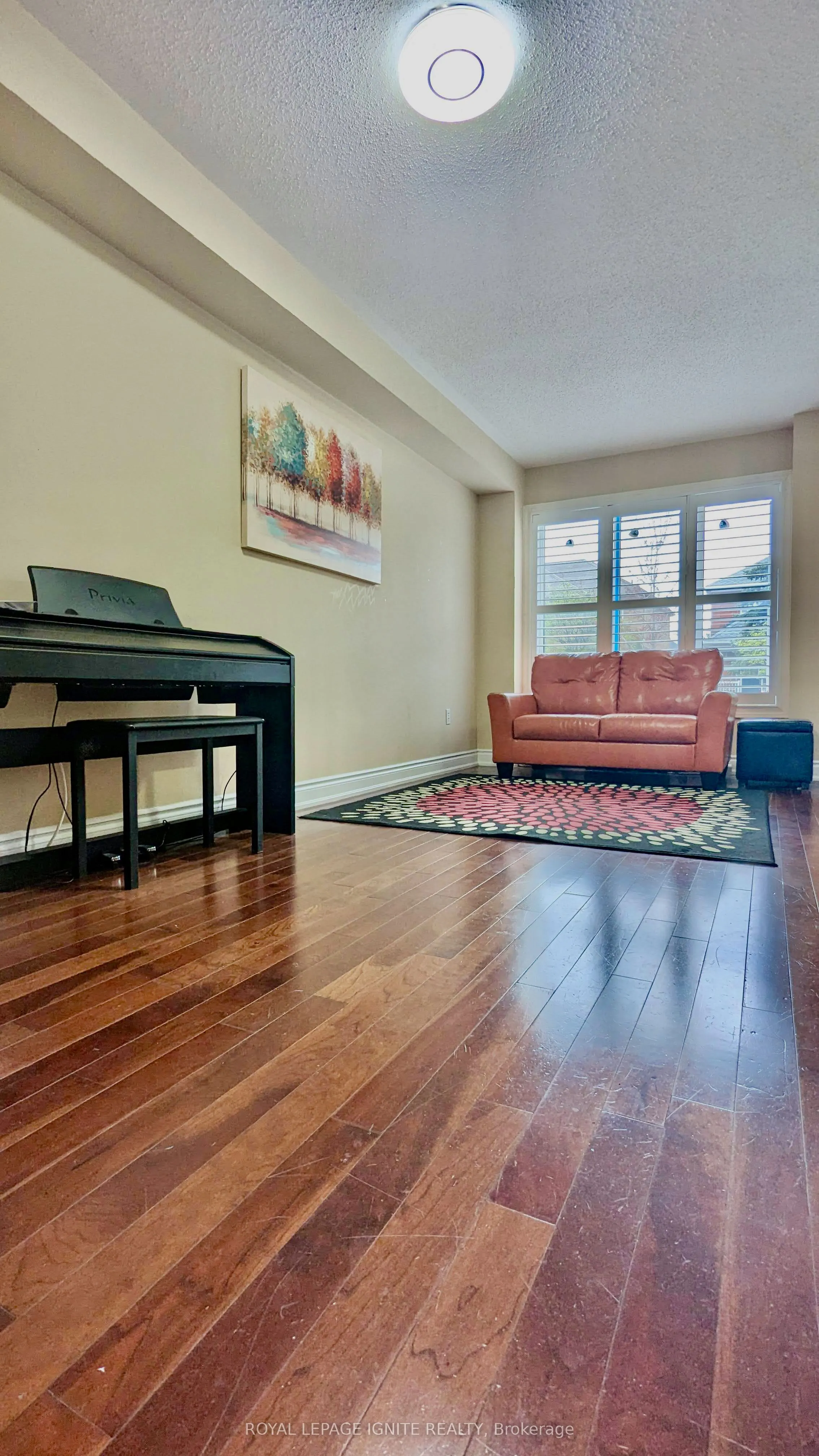 5952 Chalfont Crescent