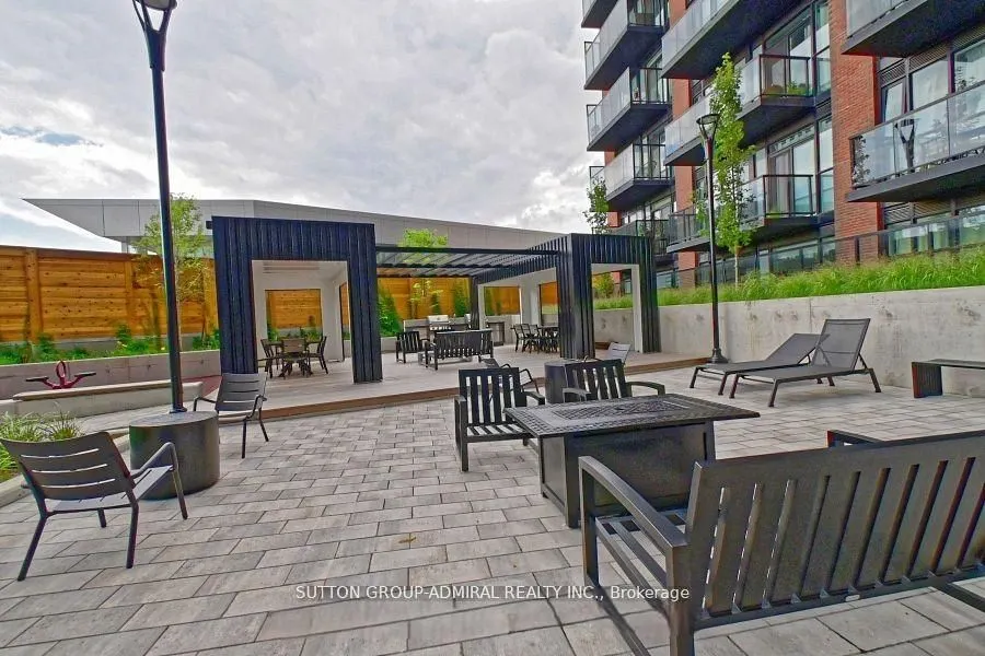 2300 St Clair Avenue W, #718
