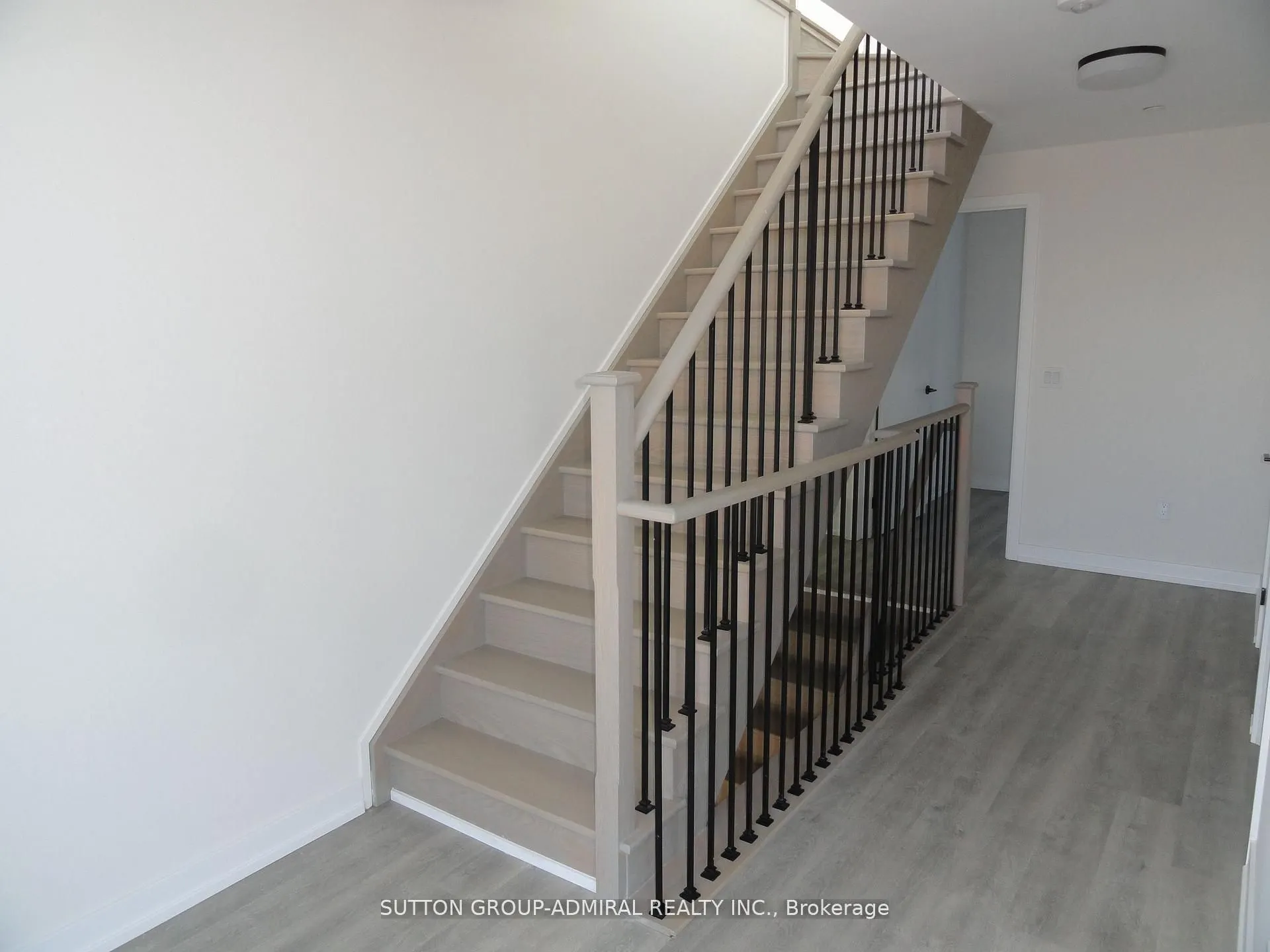 2300 St Clair Avenue W, #718