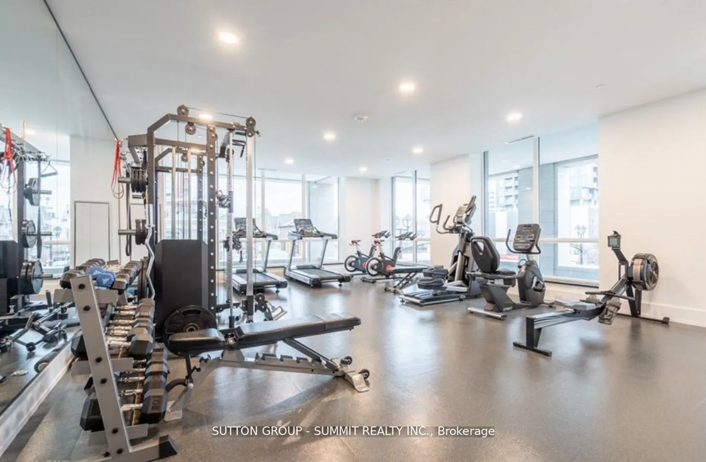 2060 Lakeshore Road, #404