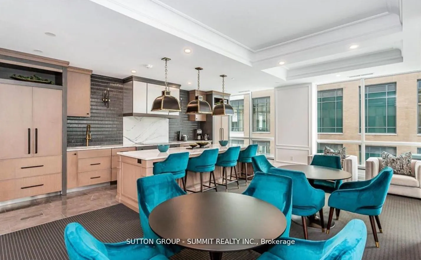 2060 Lakeshore Road, #404