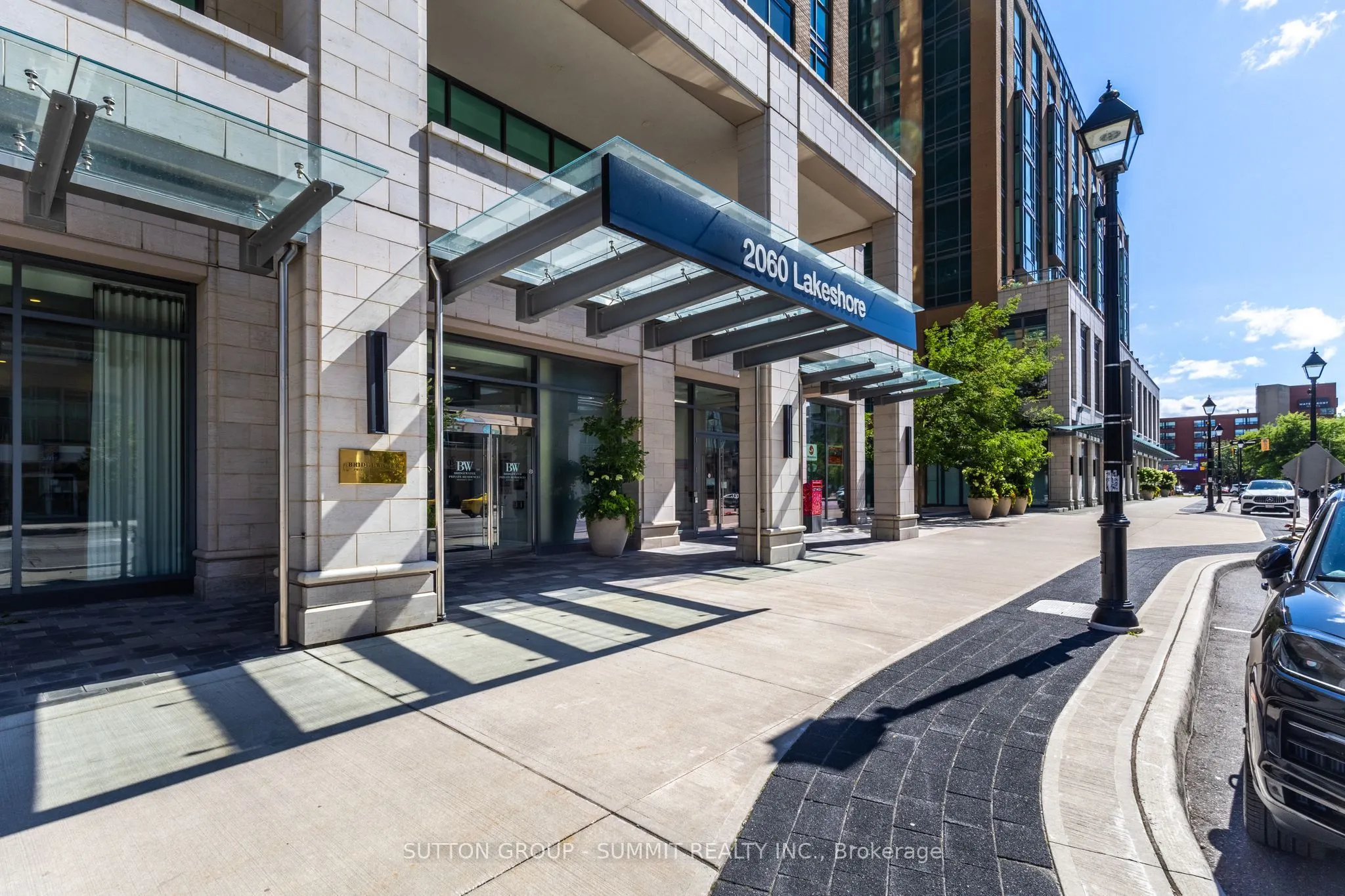 2060 Lakeshore Road, #404