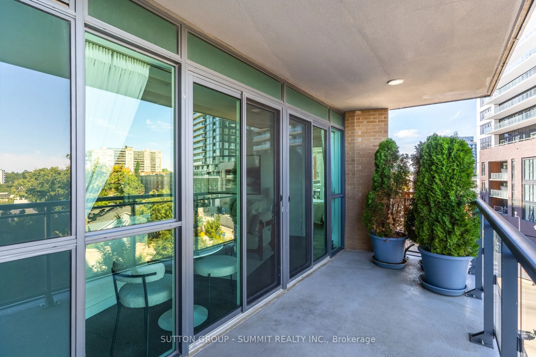 2060 Lakeshore Road, #404