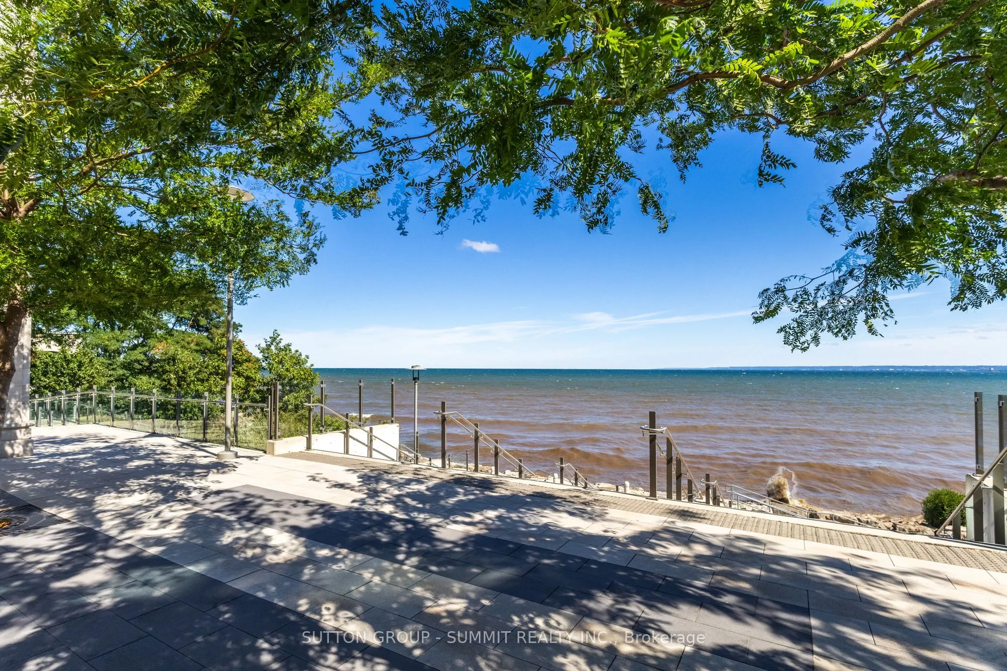2060 Lakeshore Road, #404