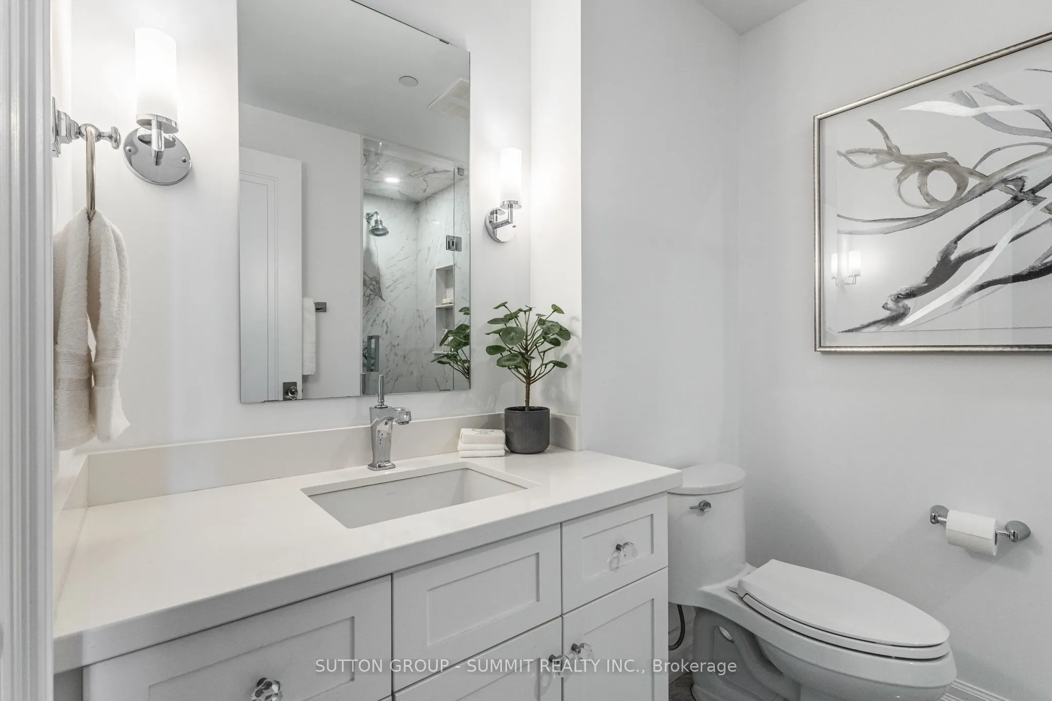 2060 Lakeshore Road, #404