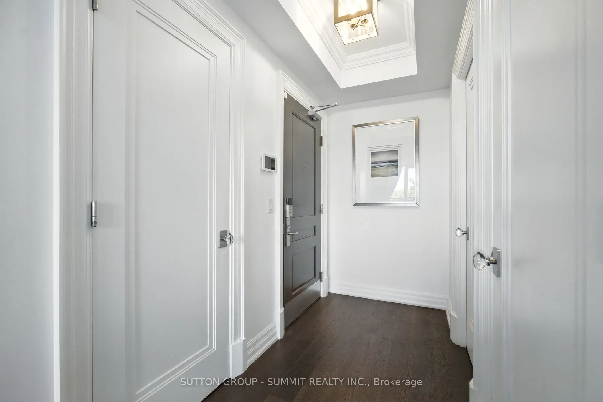 2060 Lakeshore Road, #404