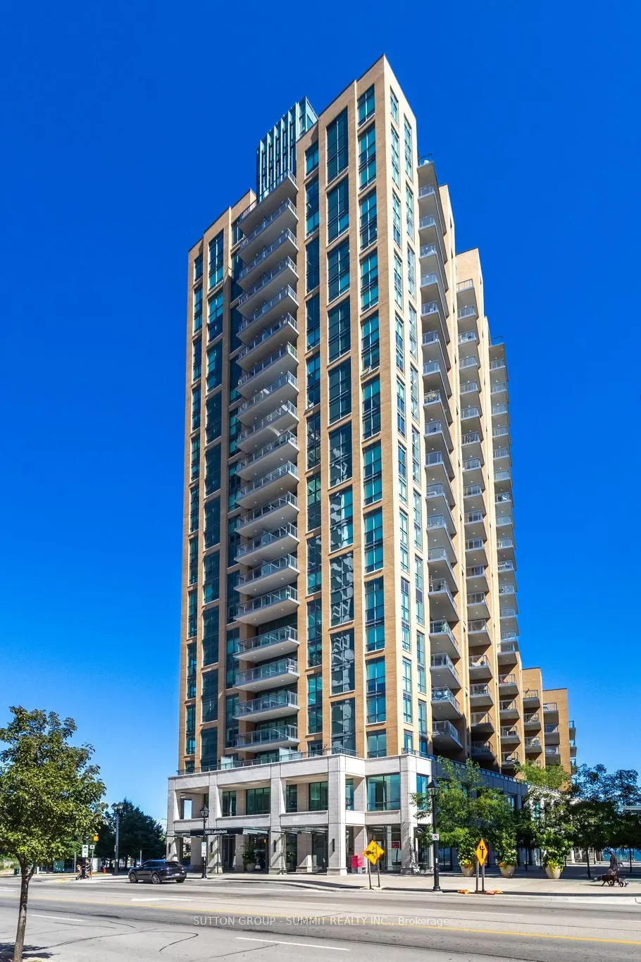 2060 Lakeshore Road, #404