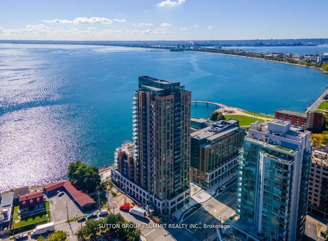 2060 Lakeshore Road, #404