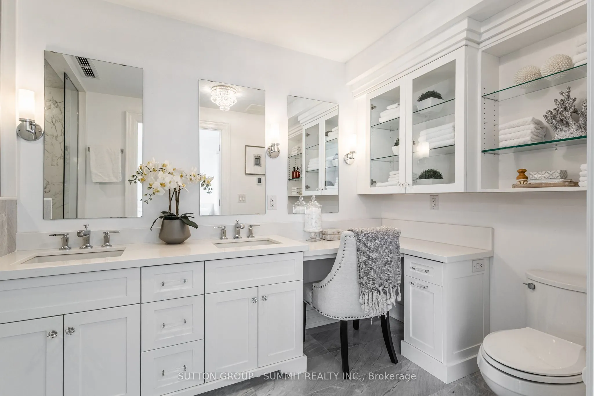 2060 Lakeshore Road, #404