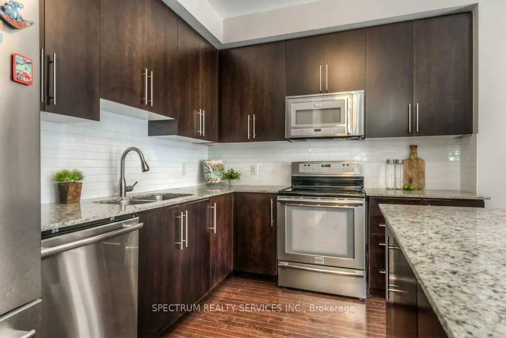 165 Hampshire Way, #31