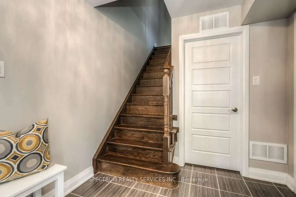 165 Hampshire Way, #31