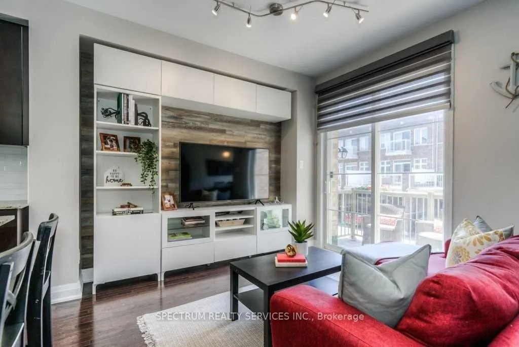 165 Hampshire Way, #31