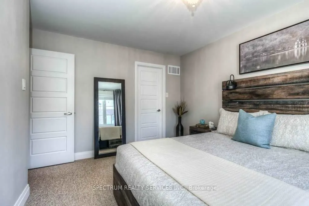 165 Hampshire Way, #31