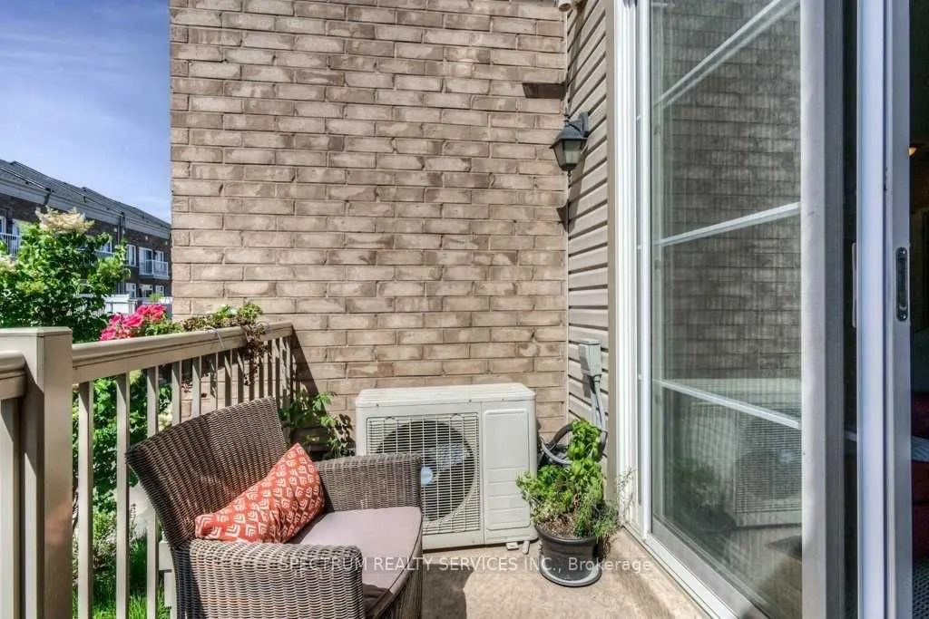 165 Hampshire Way, #31