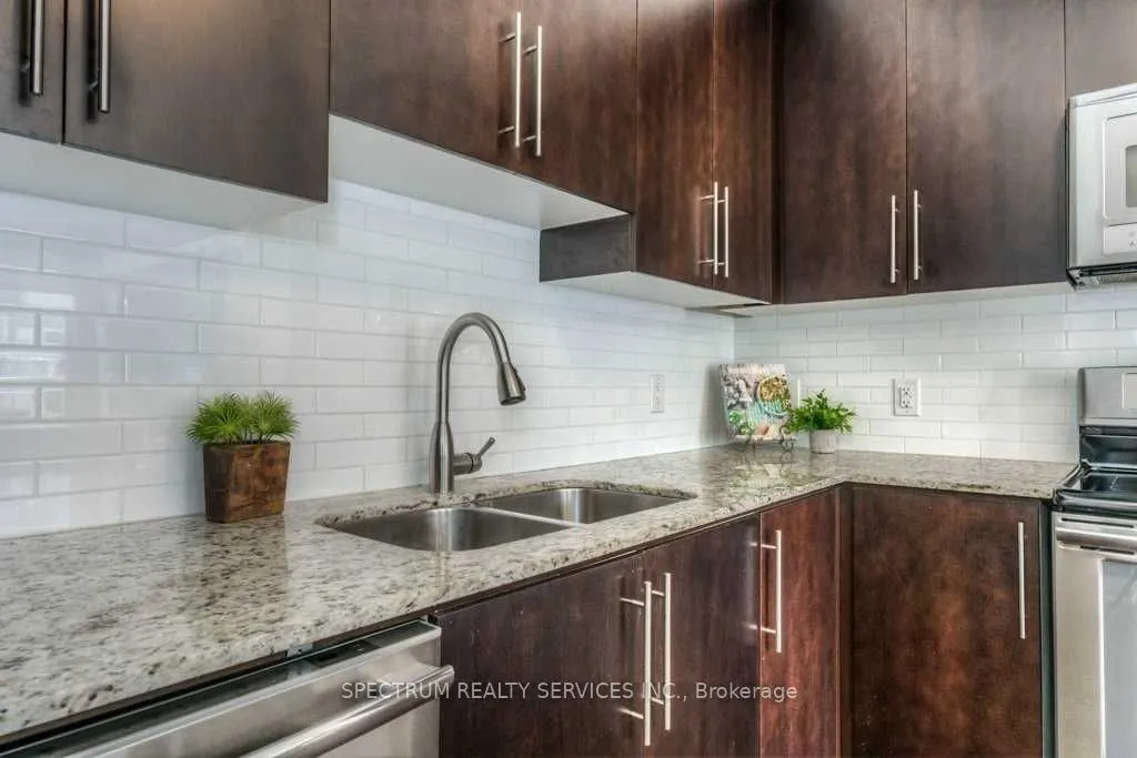 165 Hampshire Way, #31