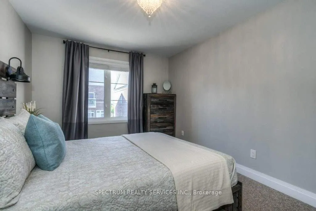 165 Hampshire Way, #31