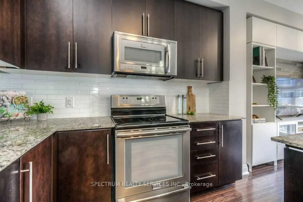 165 Hampshire Way, #31