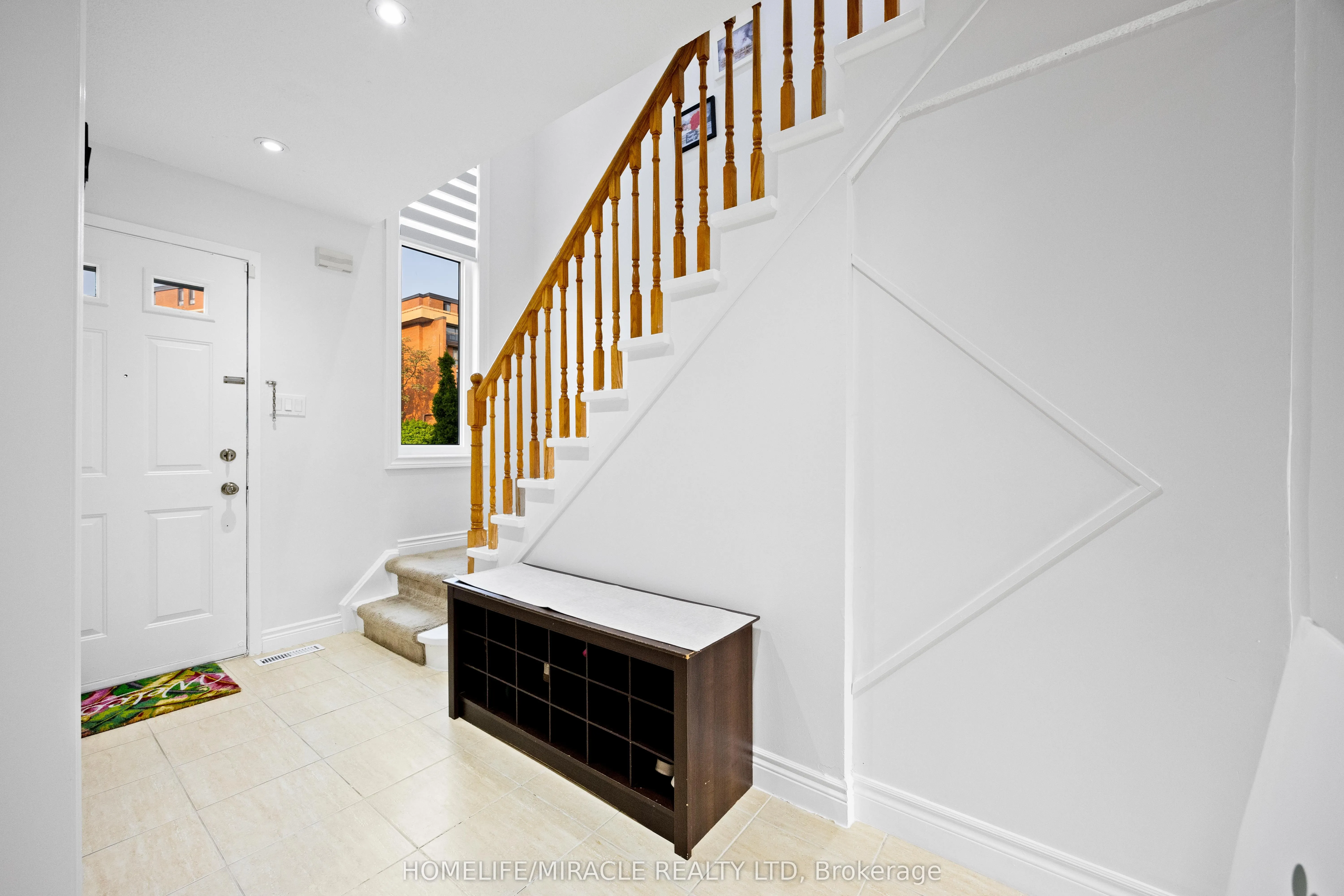 21 Folkstone Crescent