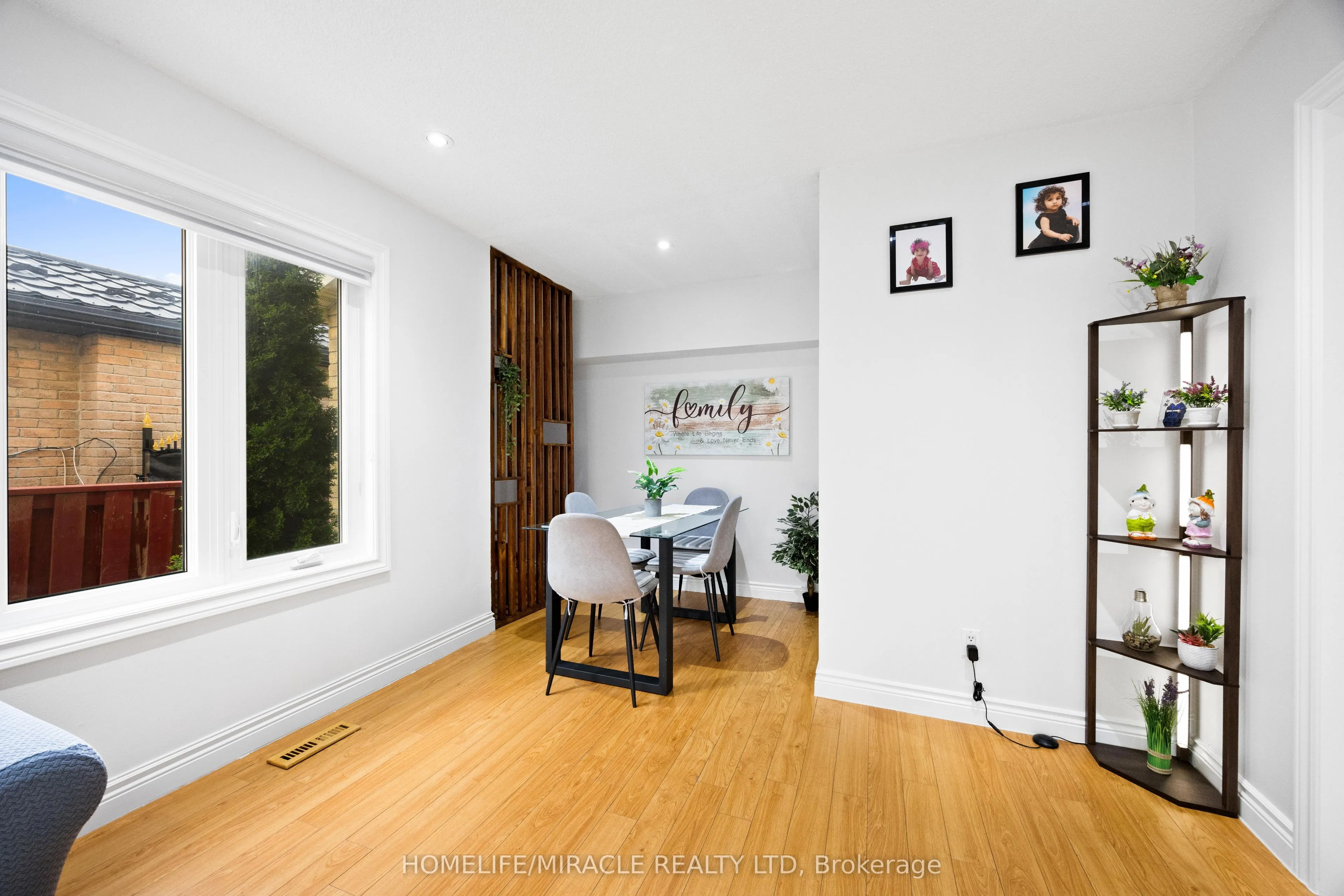21 Folkstone Crescent