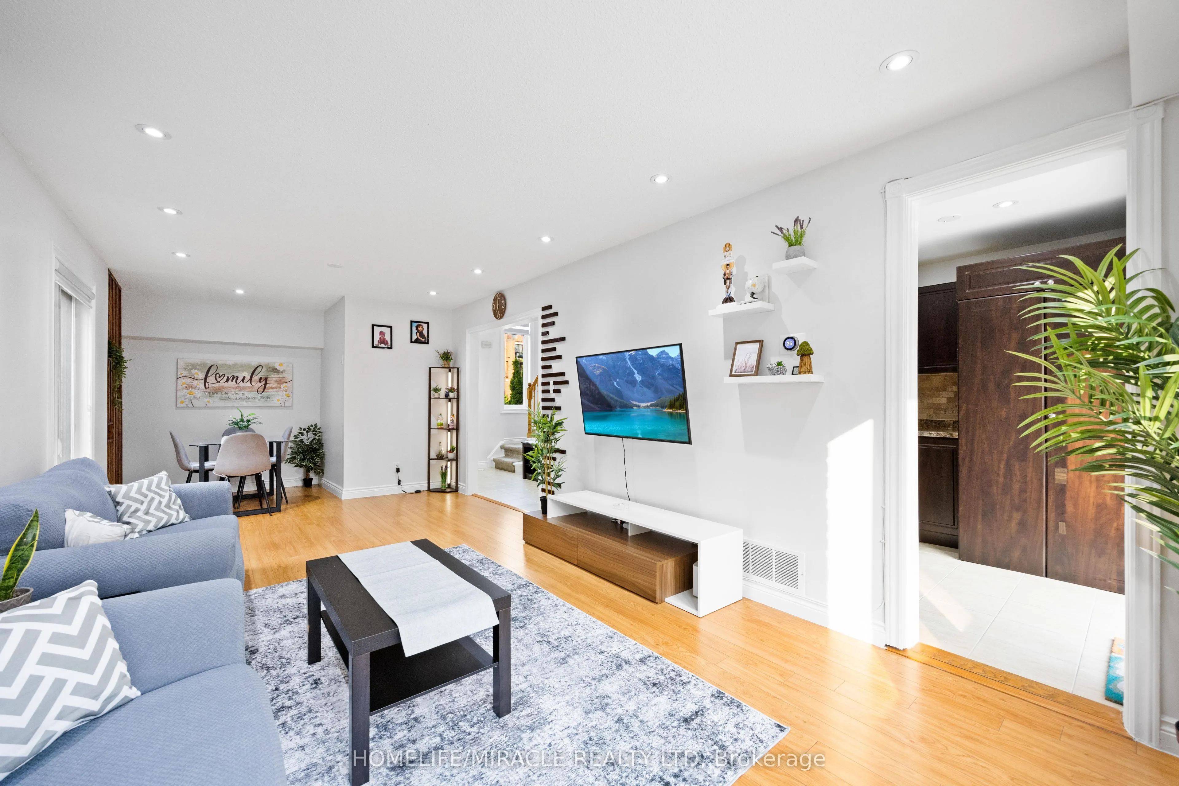 21 Folkstone Crescent