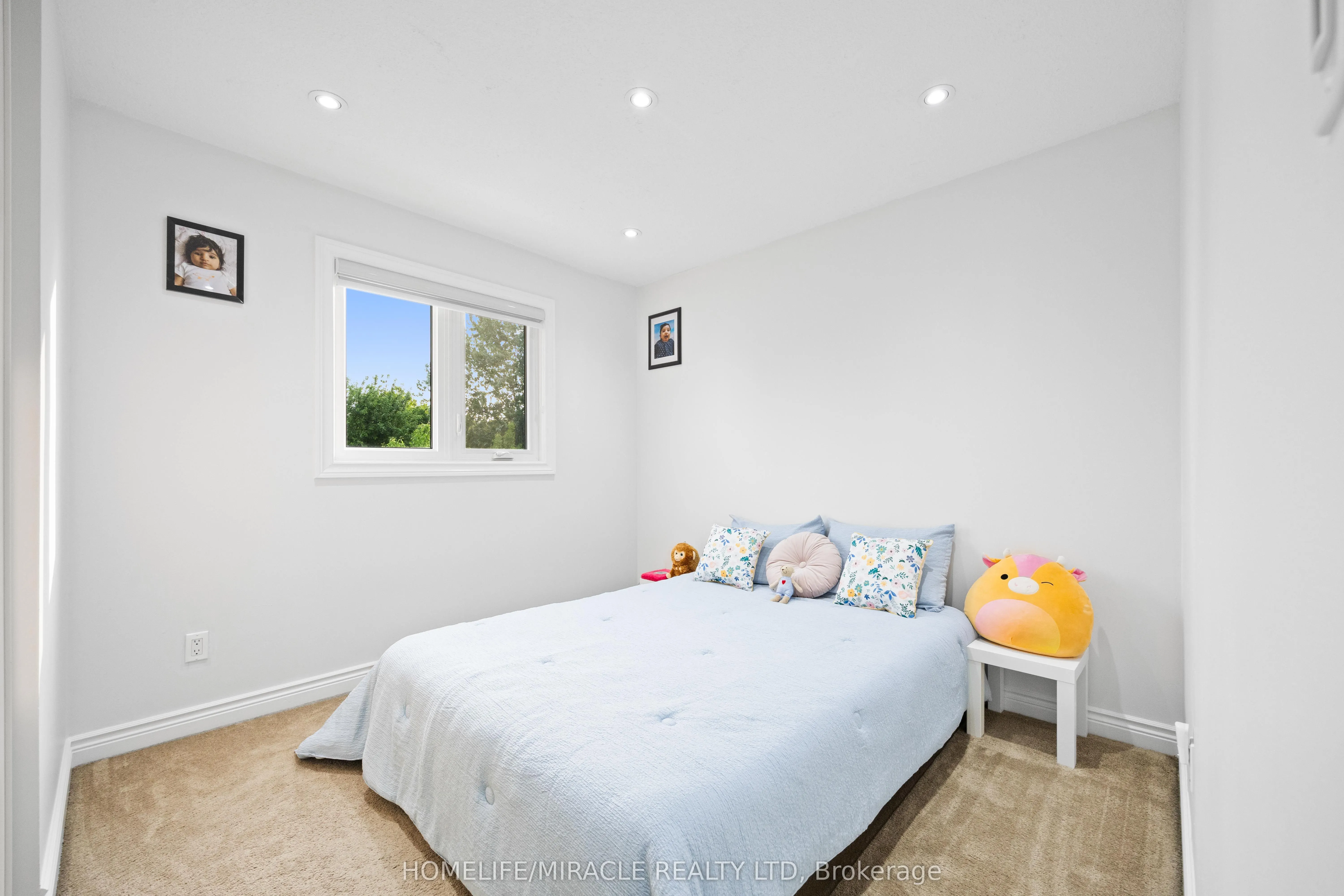 21 Folkstone Crescent