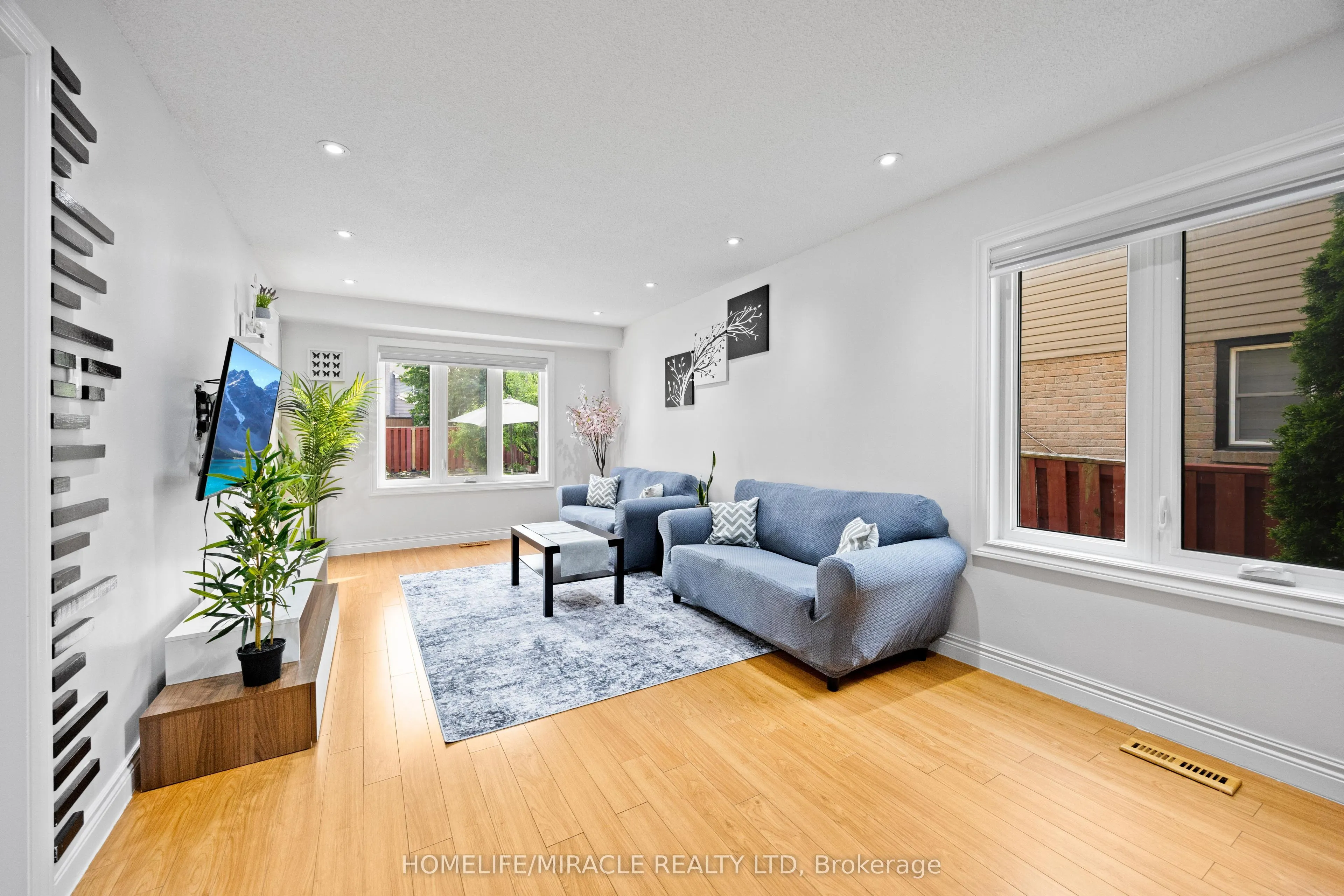 21 Folkstone Crescent
