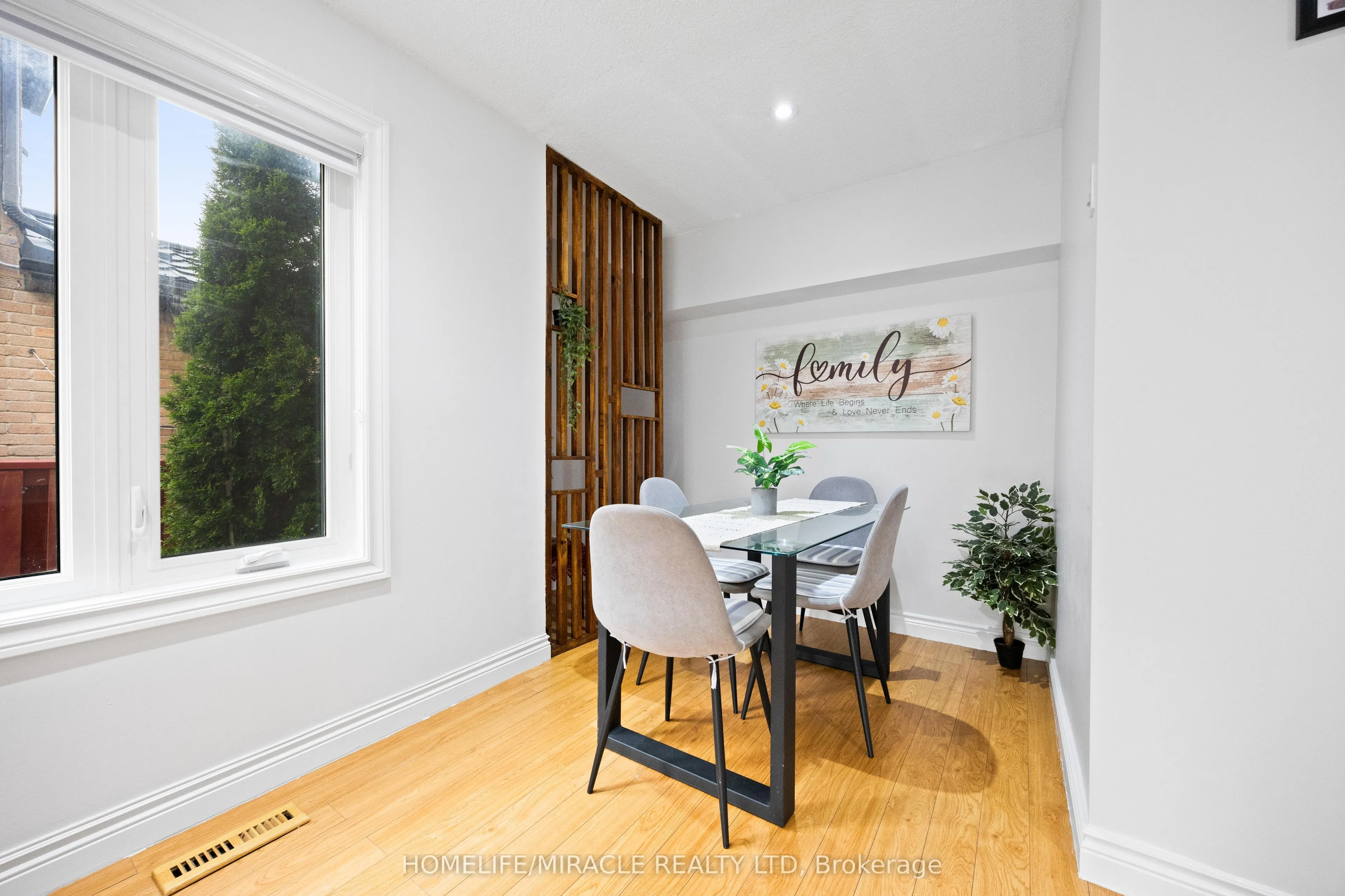 21 Folkstone Crescent