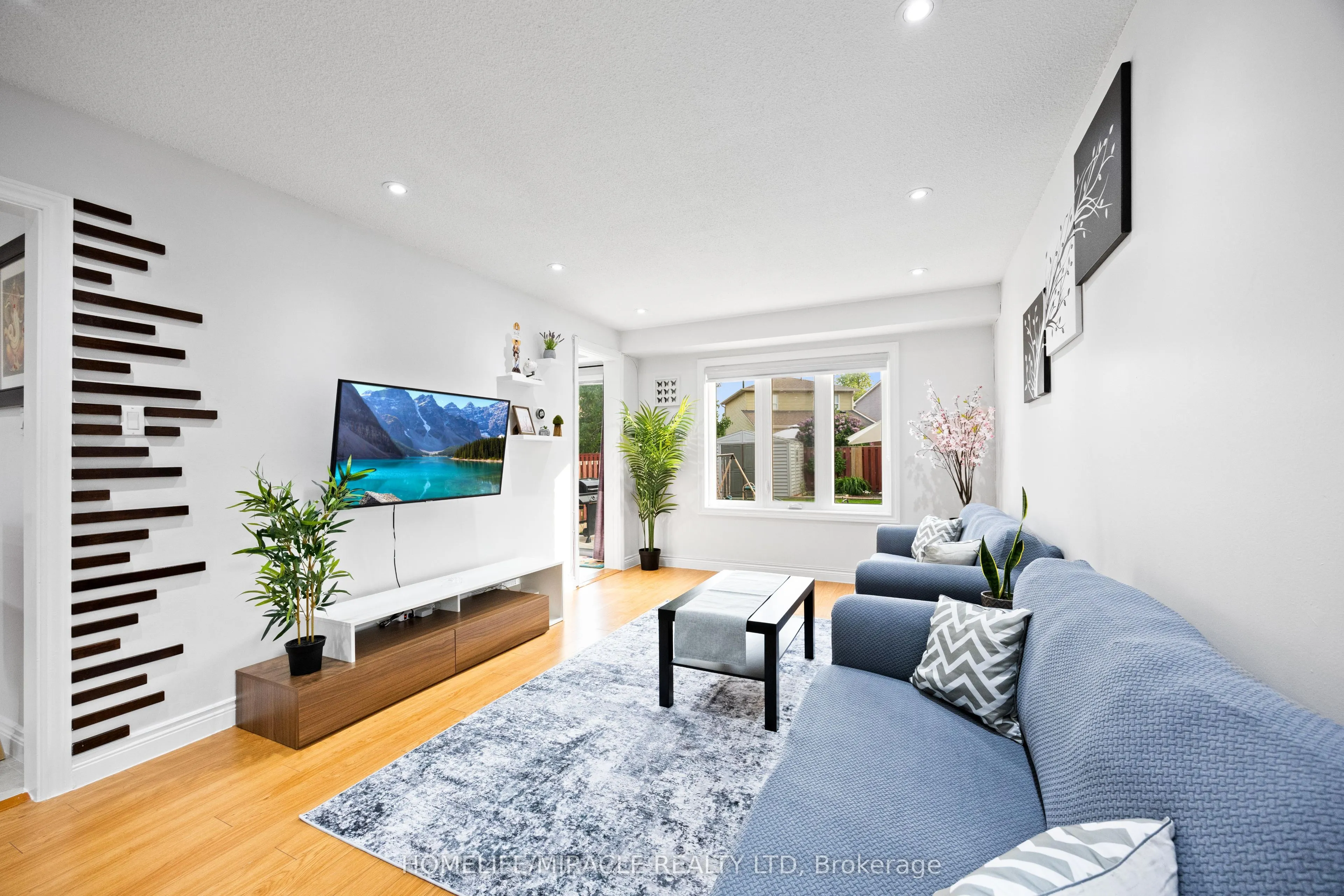 21 Folkstone Crescent