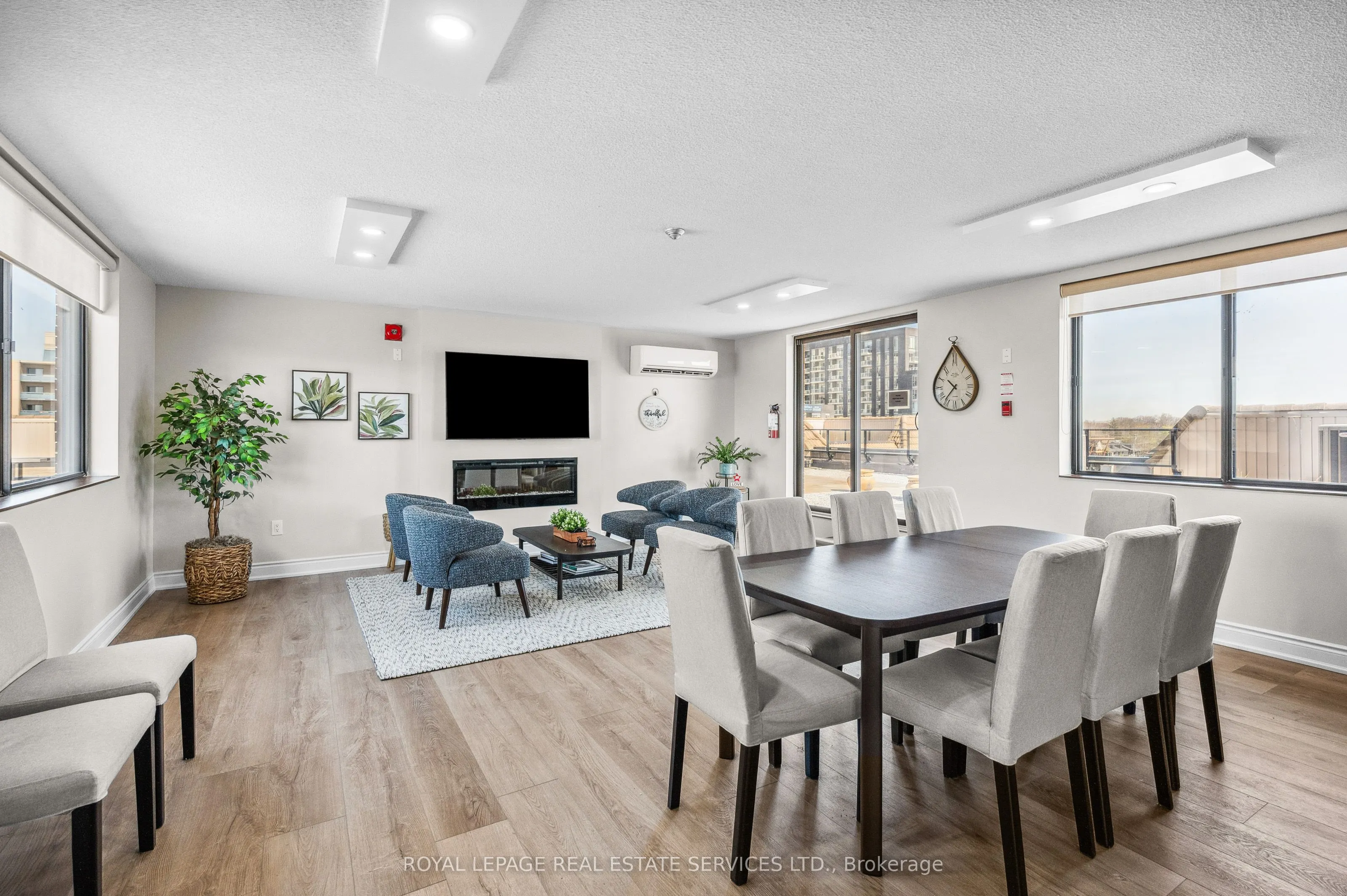 102 Bronte Road, #215