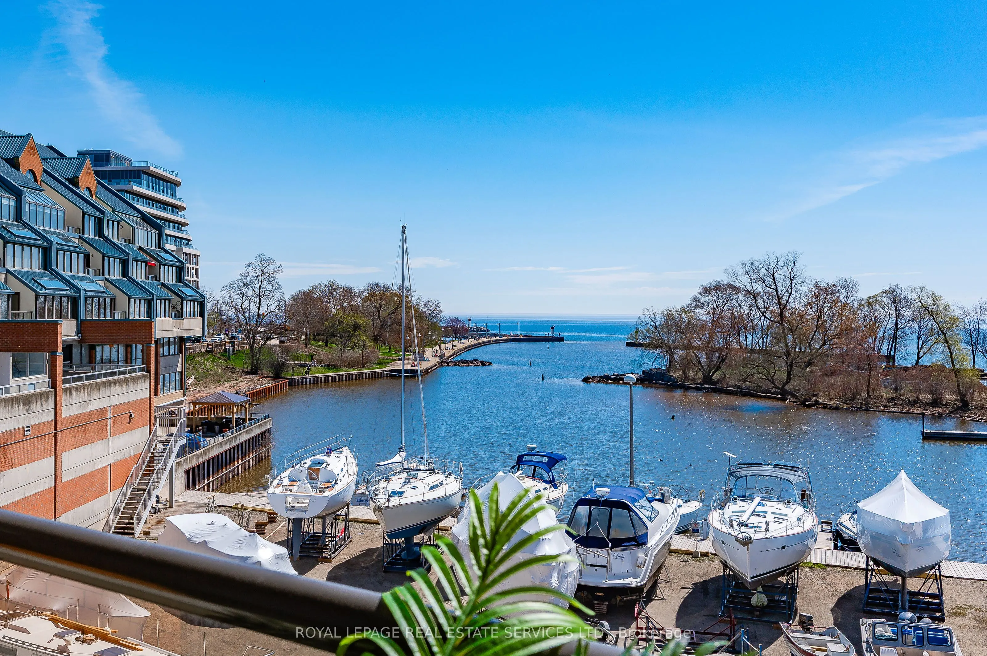 102 Bronte Road, #215