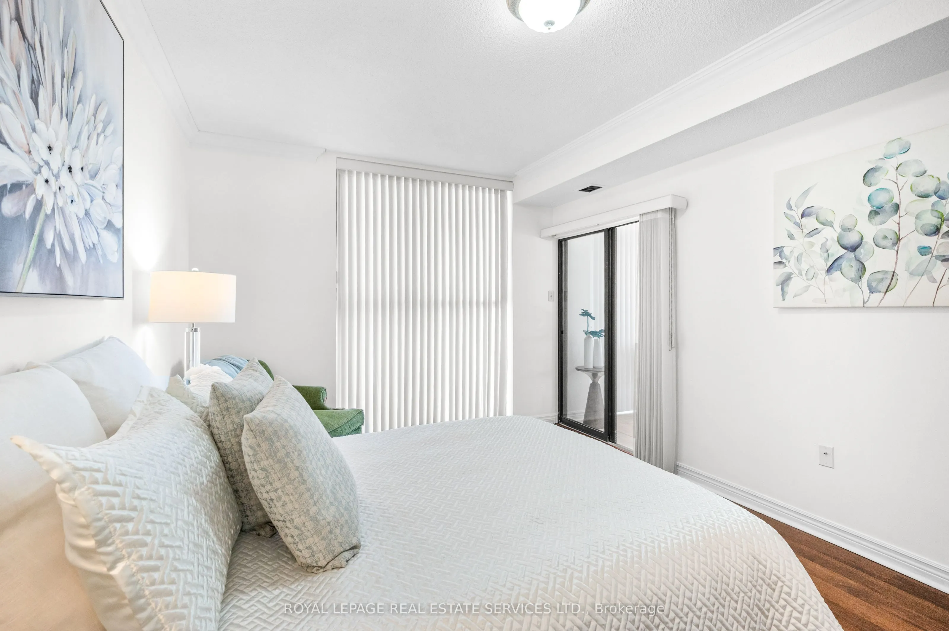 102 Bronte Road, #215