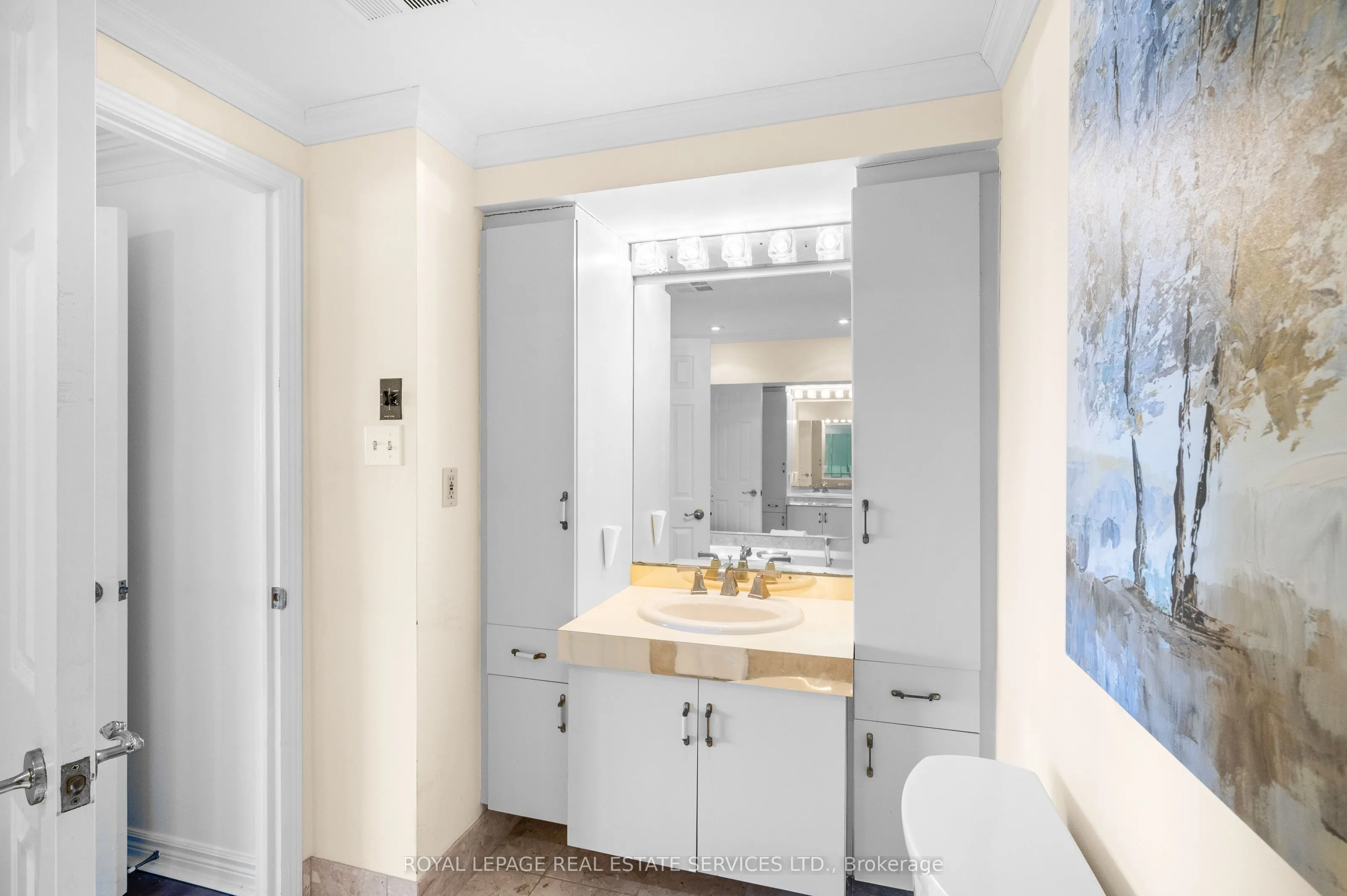 102 Bronte Road, #215
