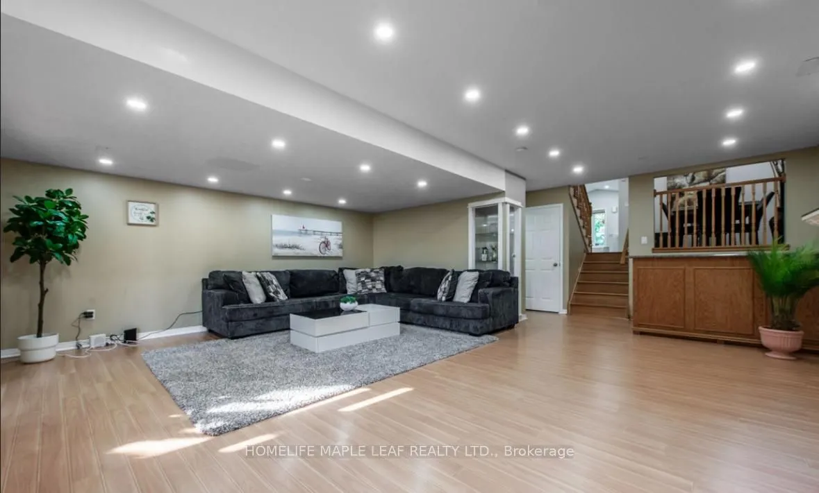 53 Biscayne Crescent
