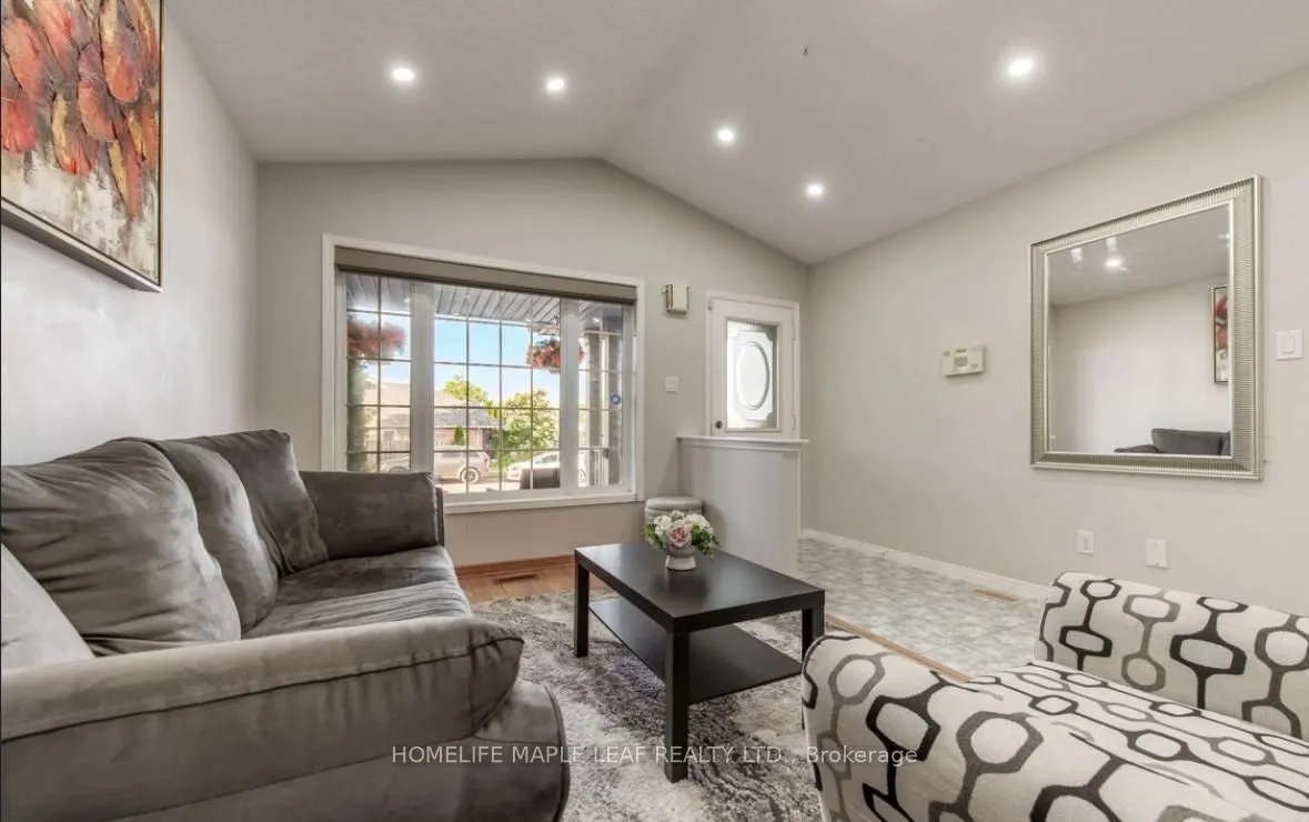 53 Biscayne Crescent