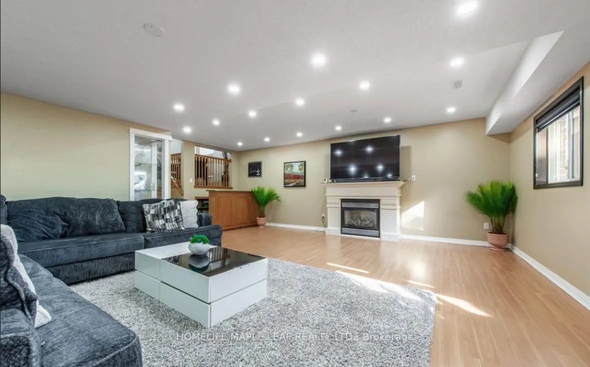 53 Biscayne Crescent