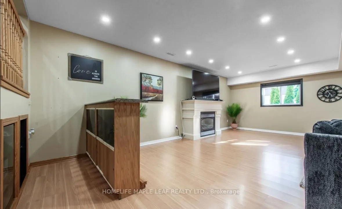 53 Biscayne Crescent