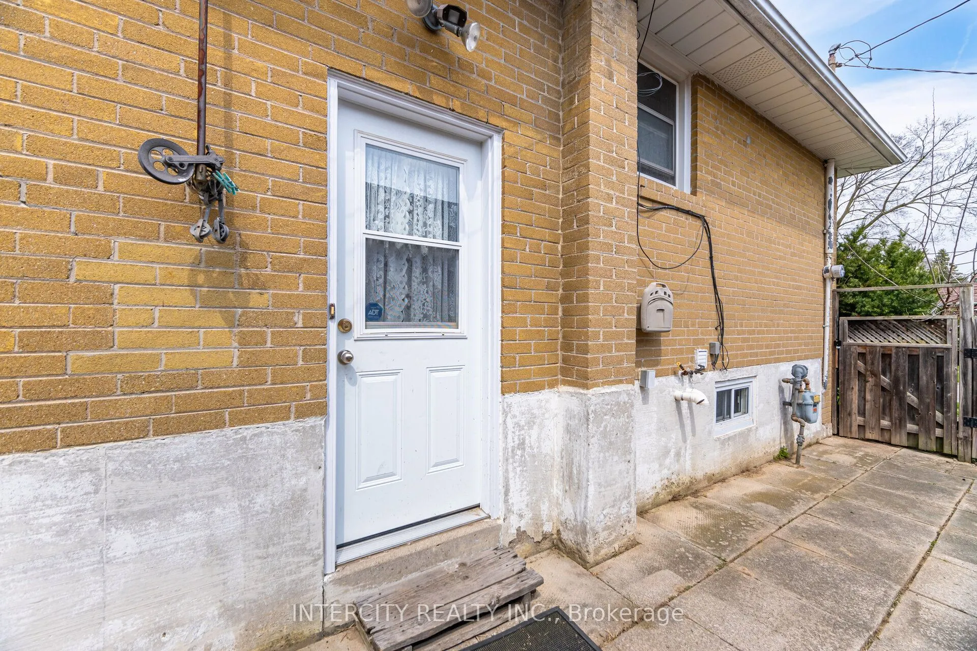 31 Munhall Road