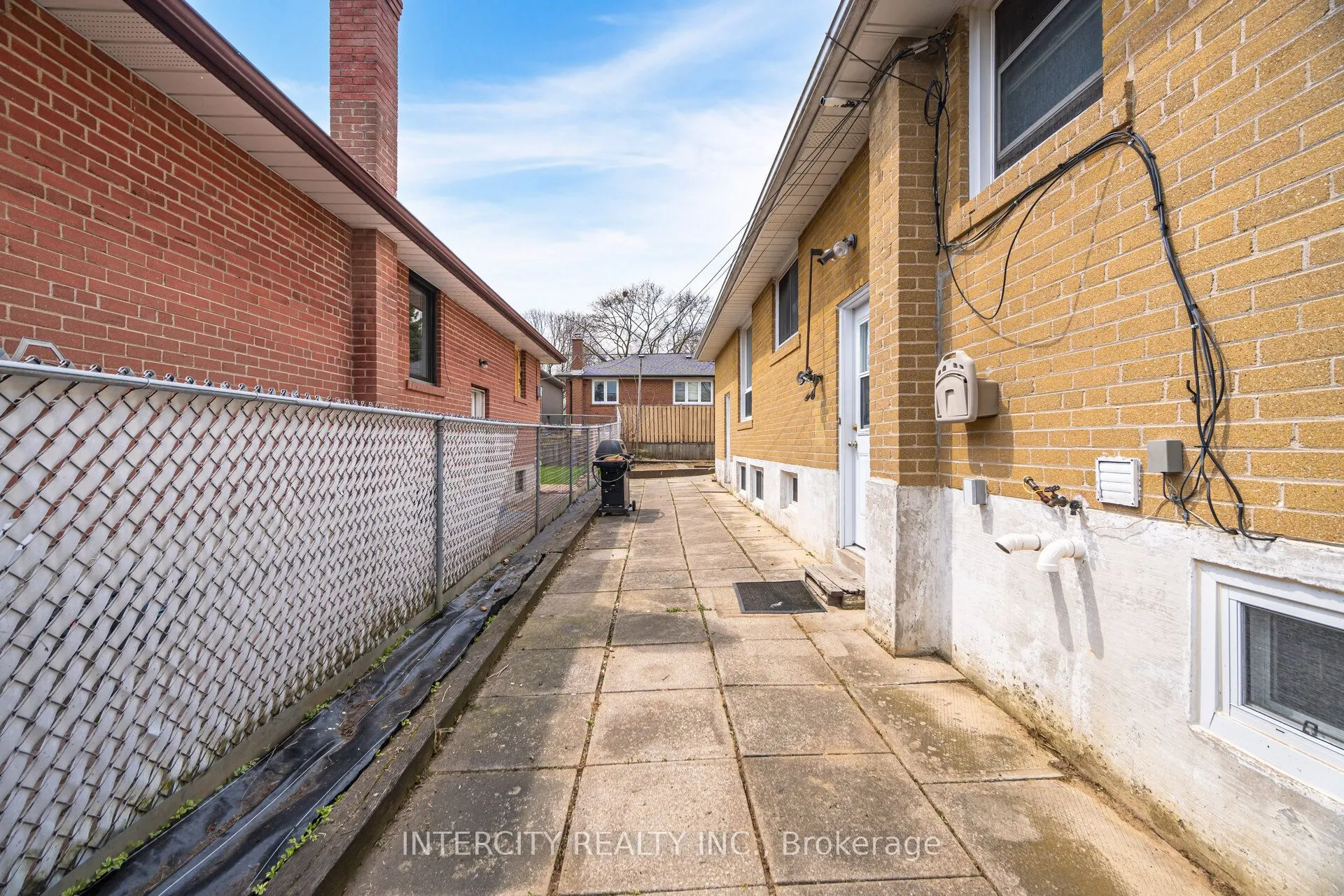31 Munhall Road