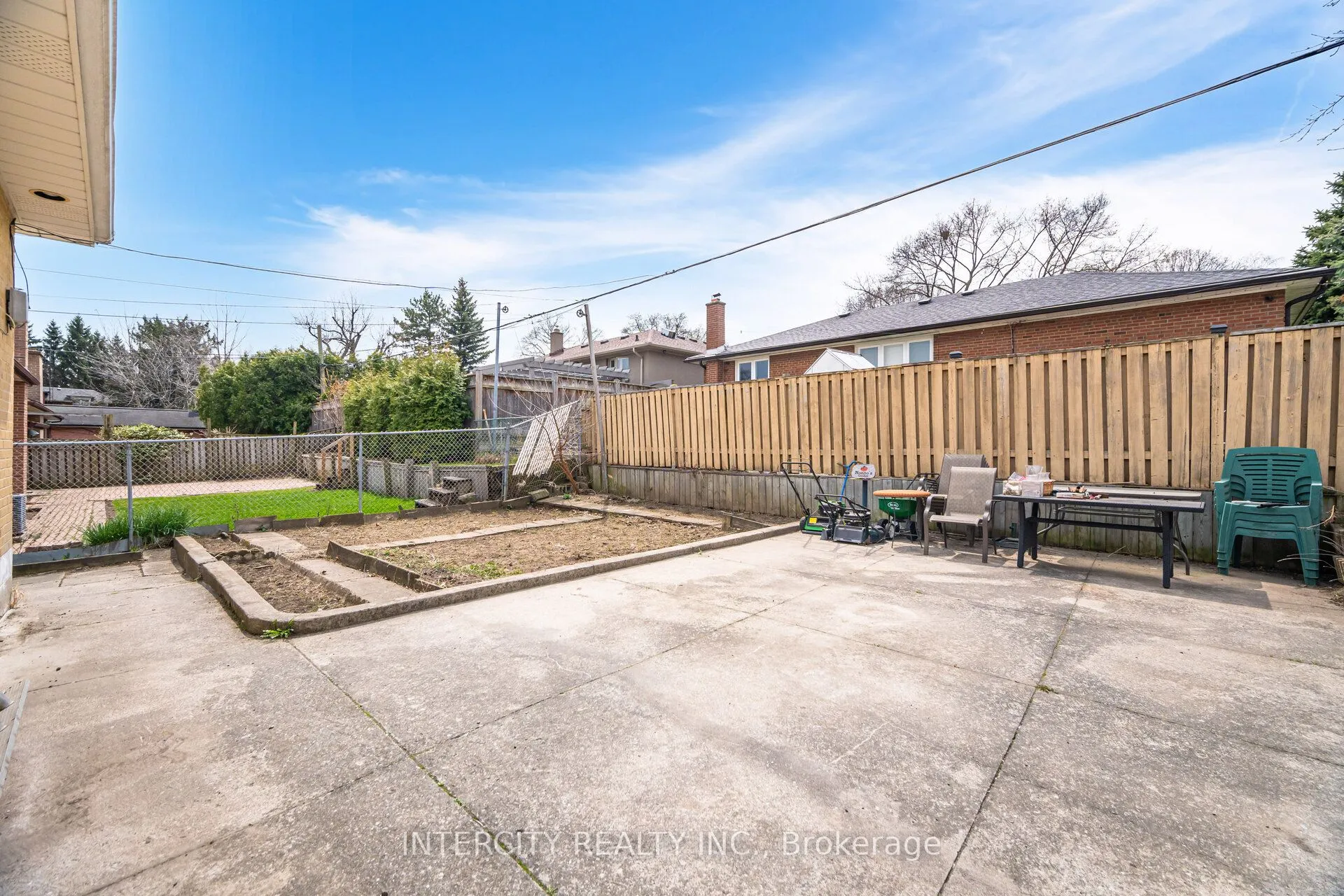 31 Munhall Road