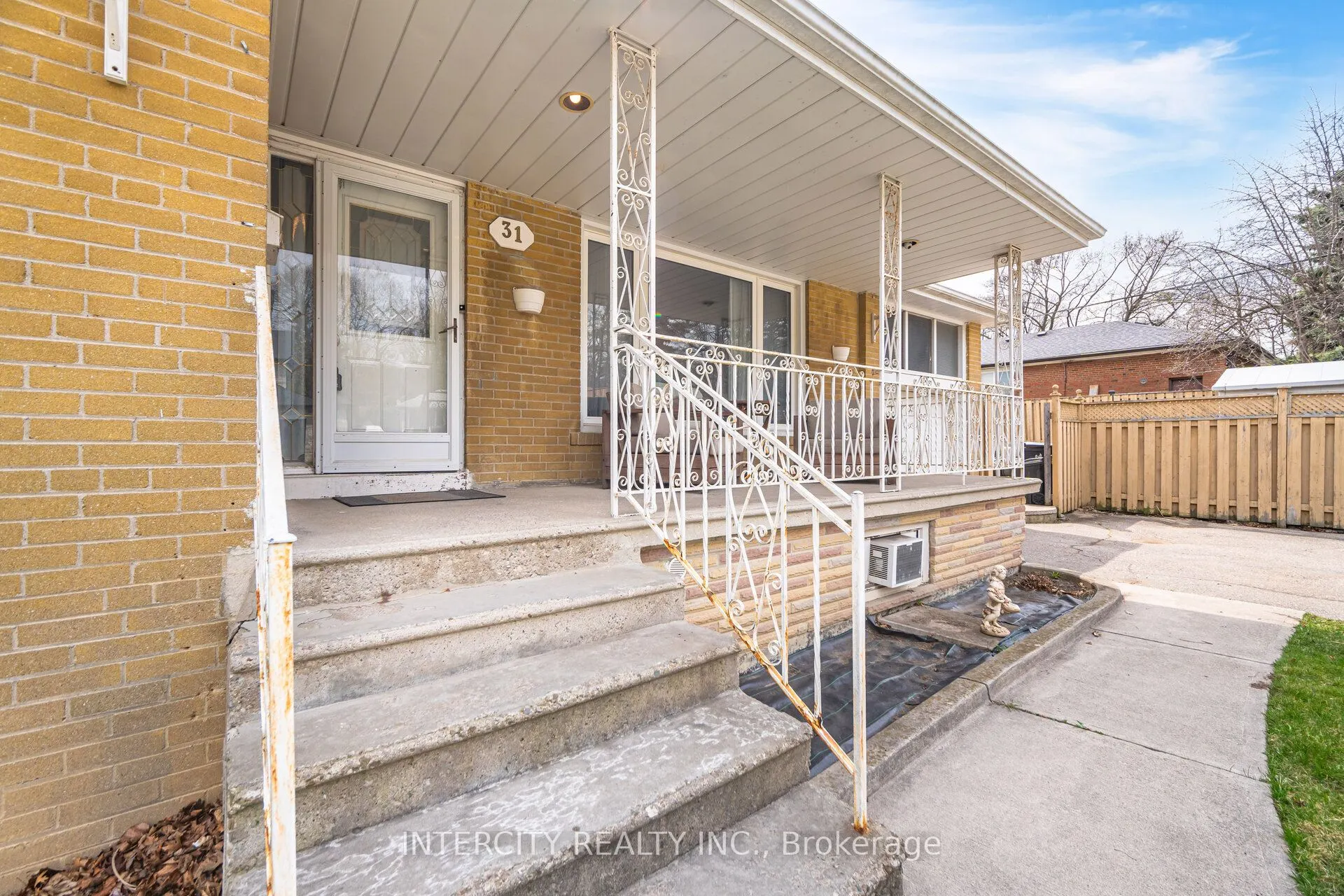 31 Munhall Road