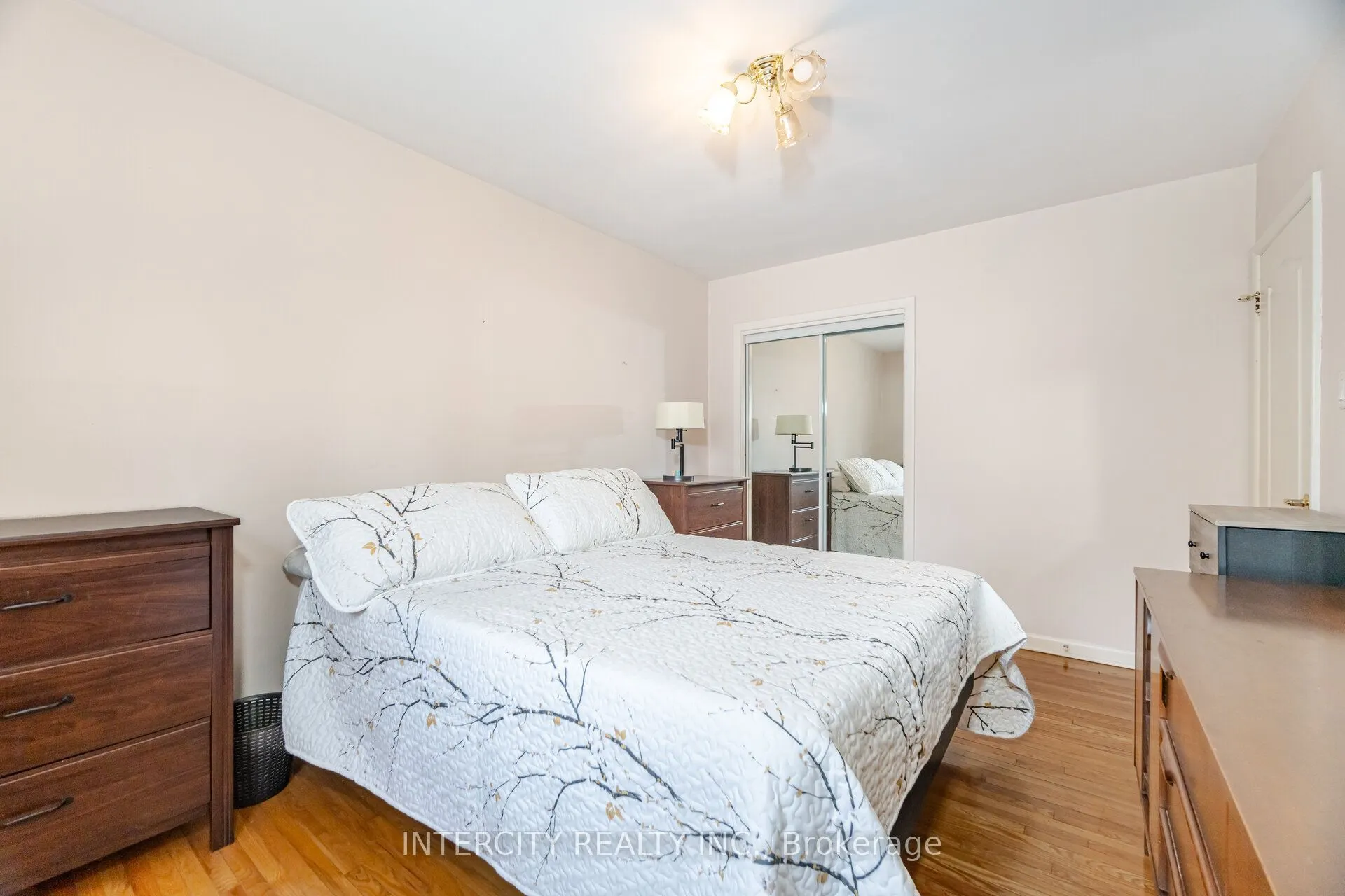 31 Munhall Road